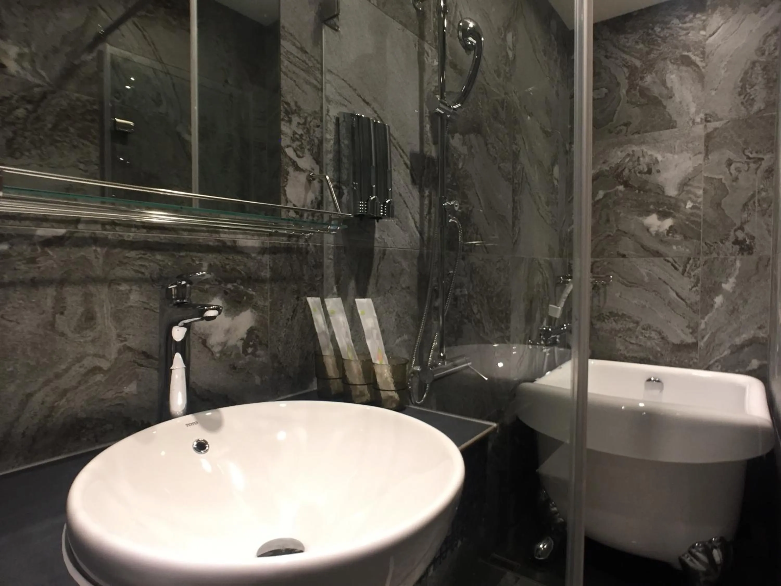 Bathroom in Ueno Hirokoji 428