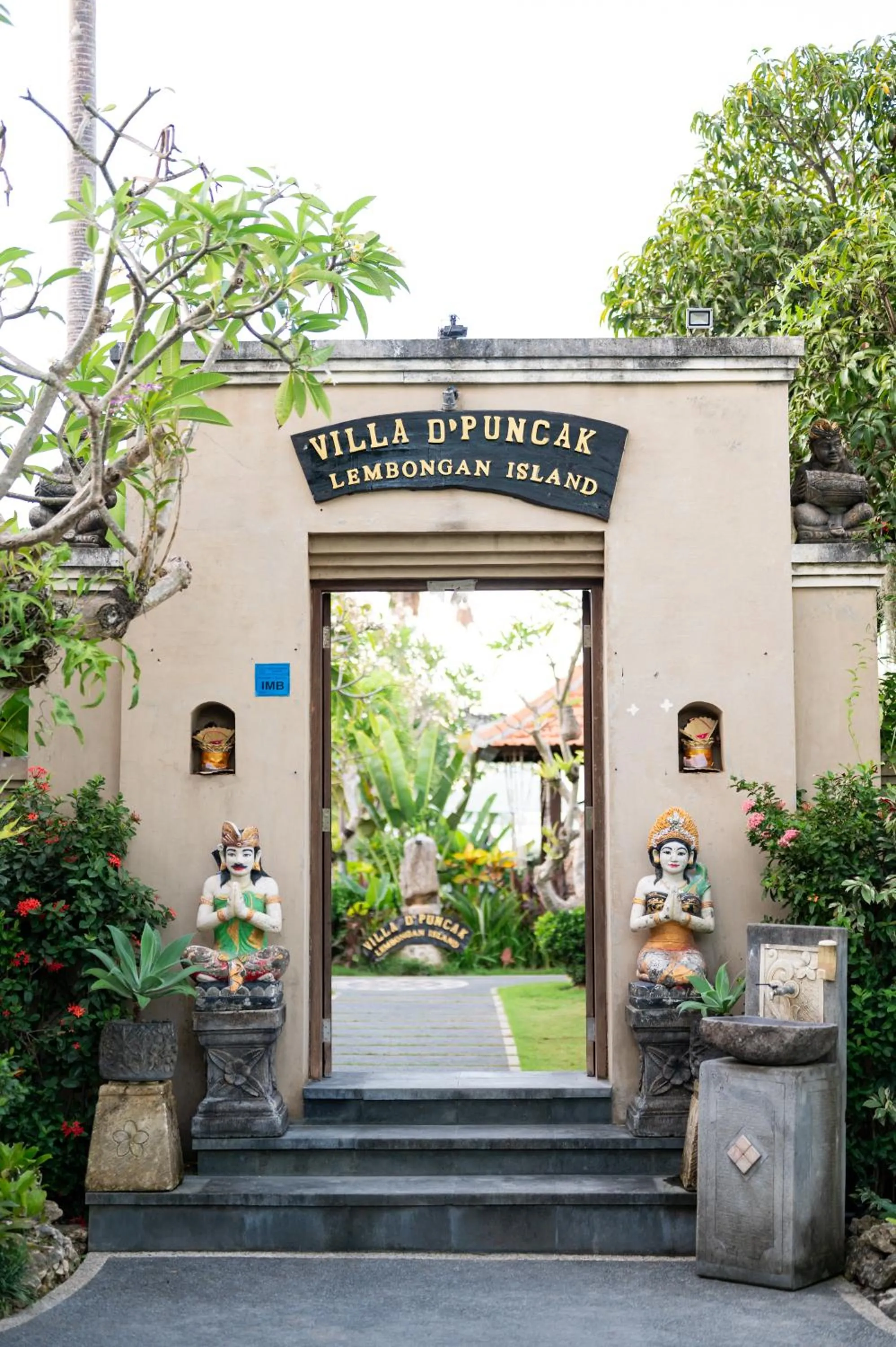 Parking in D'Puncak Villas Lembongan