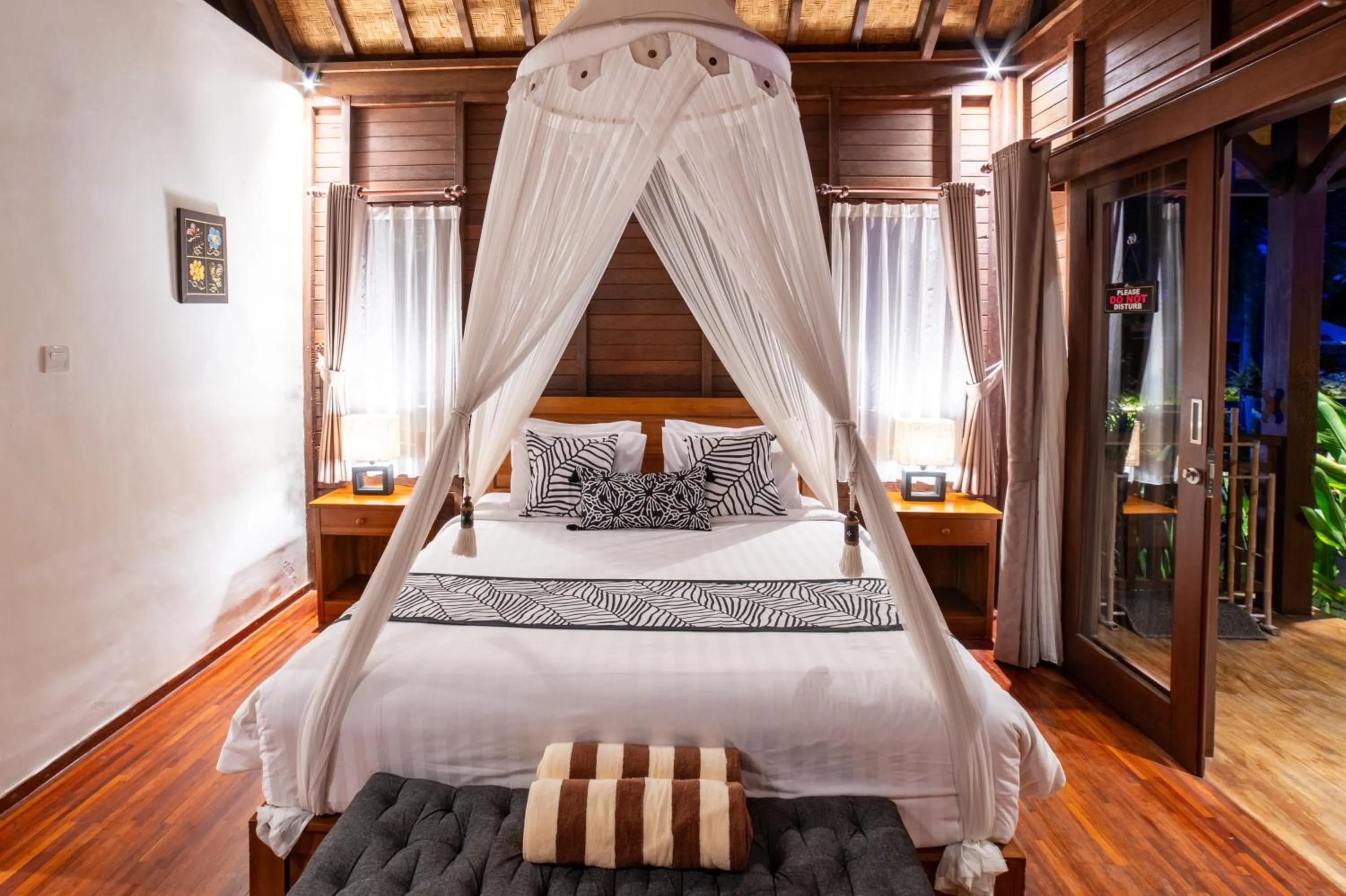 Property building, Bed in D'Puncak Villas Lembongan