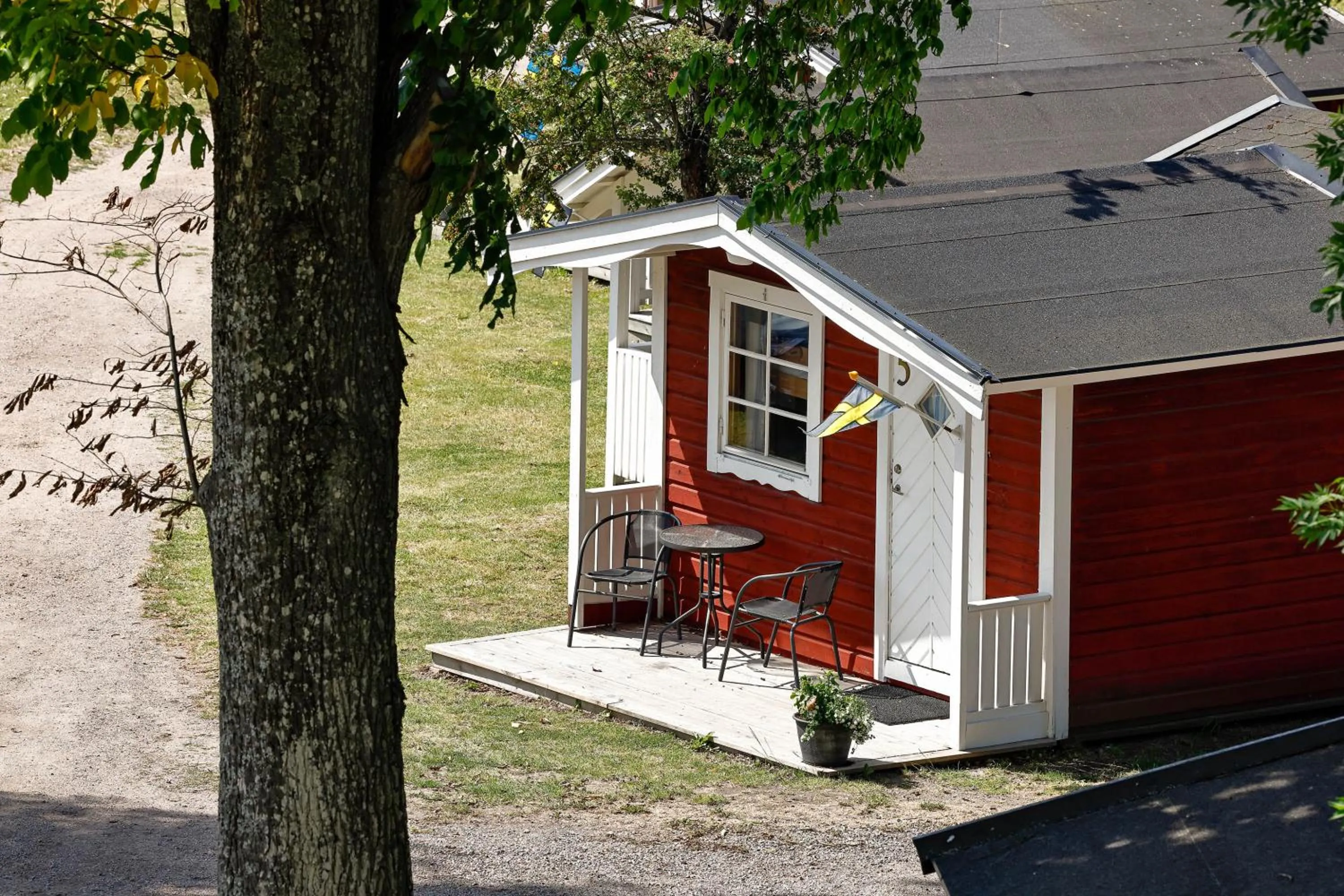 Facade/entrance in Korskullens Stugor