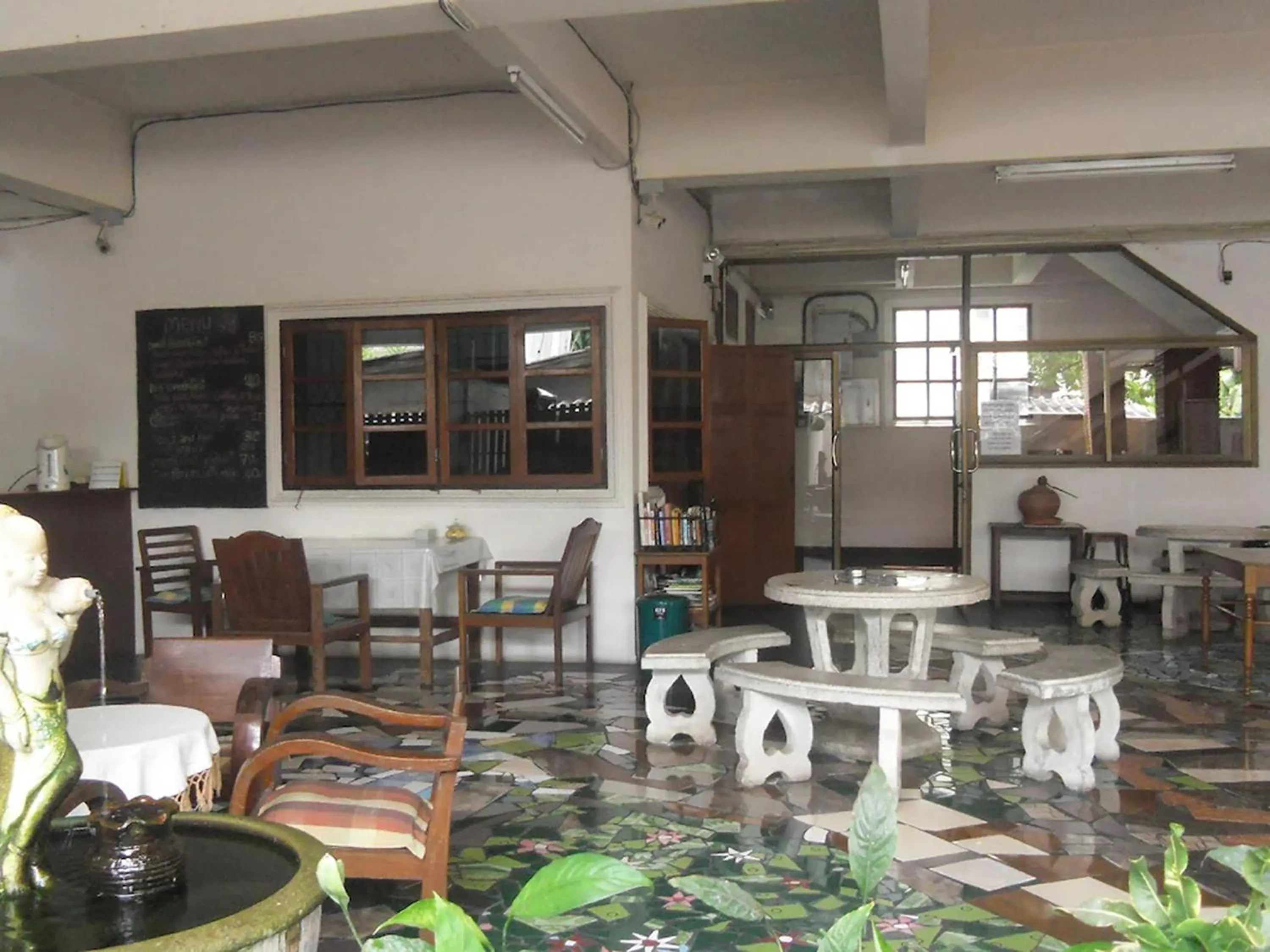 Seating area in Ban Wiang Guest House