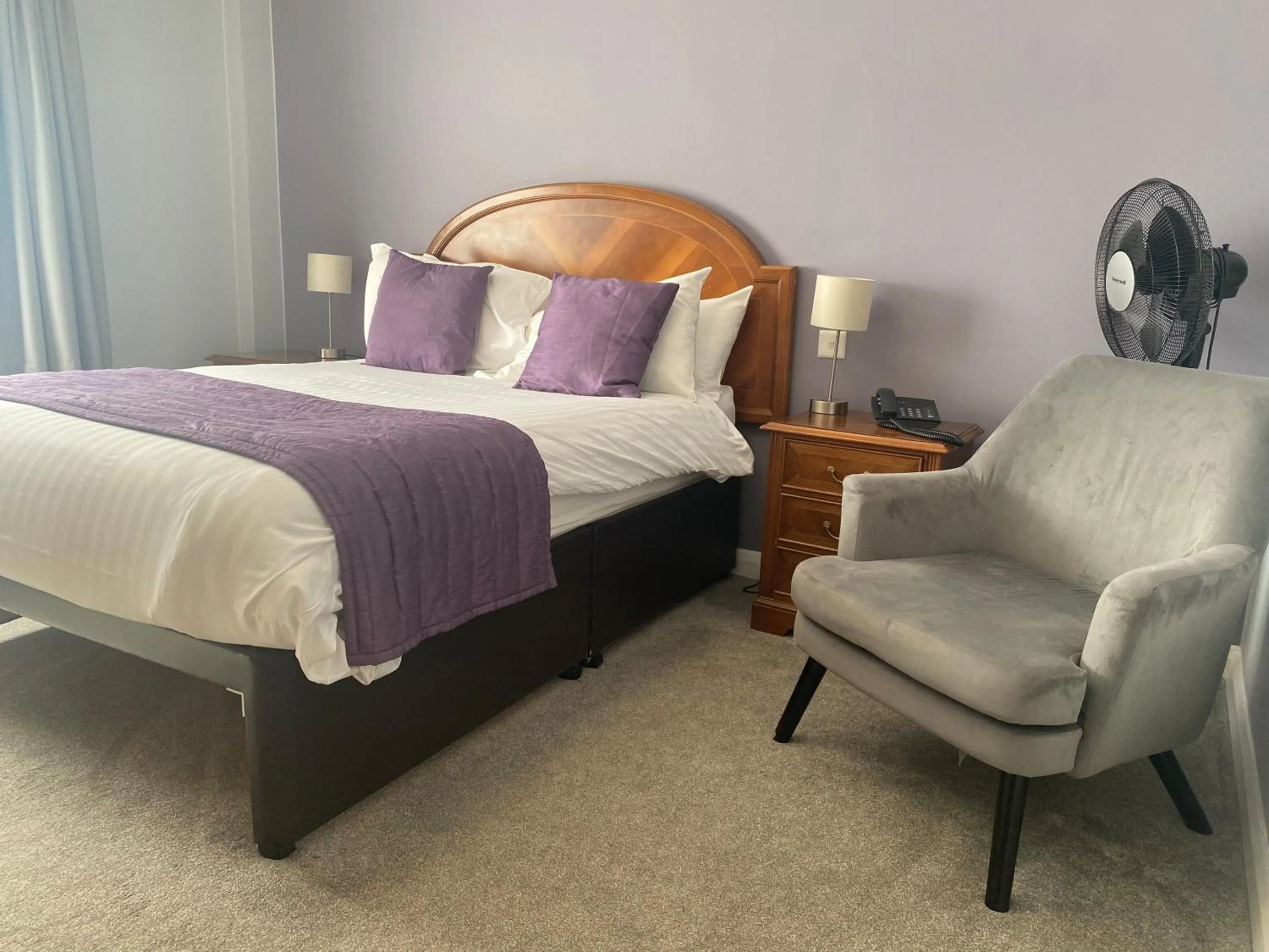 Bed in Exeter Court Hotel