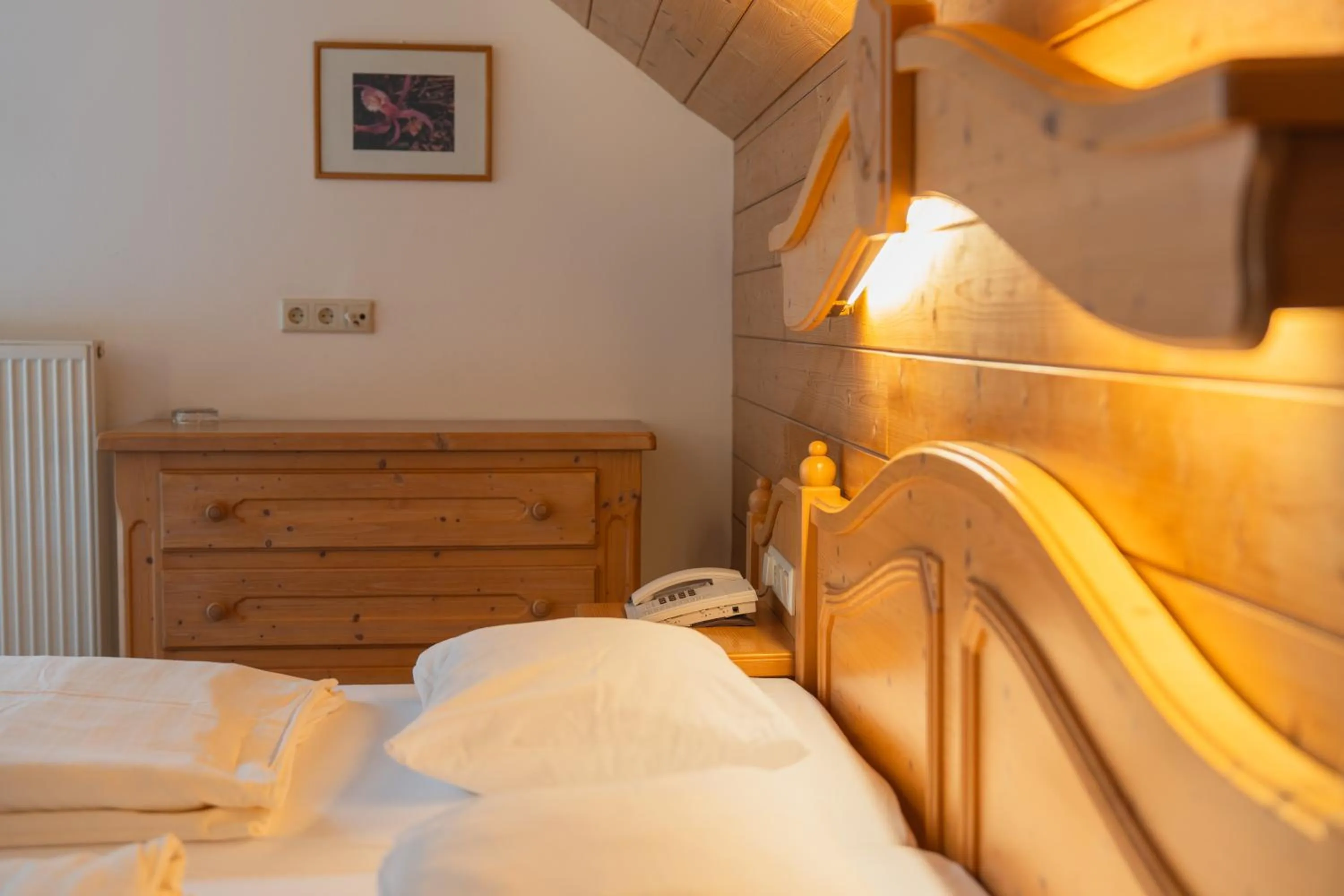 Bed in Hotel Gruberhof Innsbruck Igls B&B