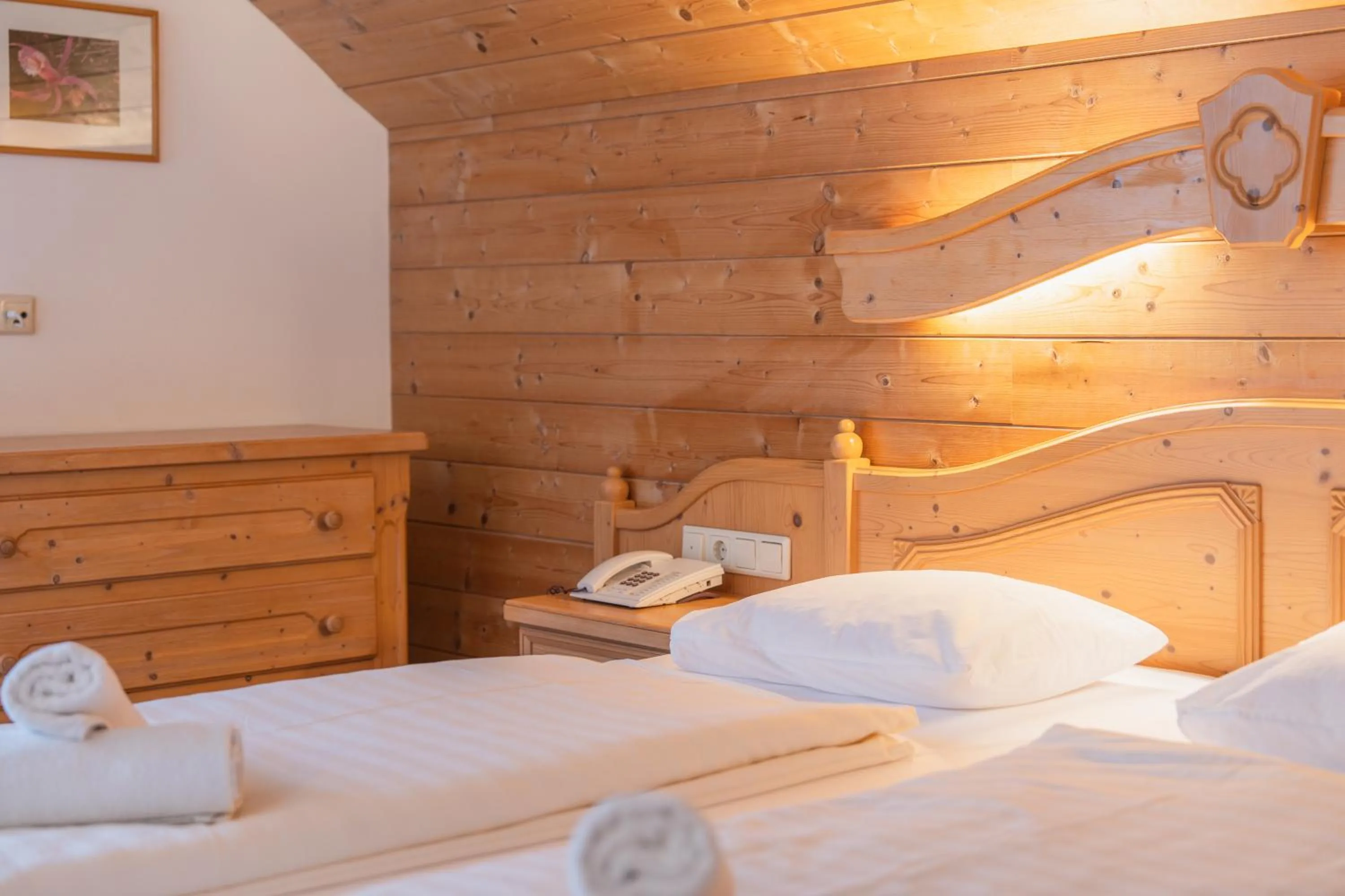 Bed in Hotel Gruberhof Innsbruck Igls B&B