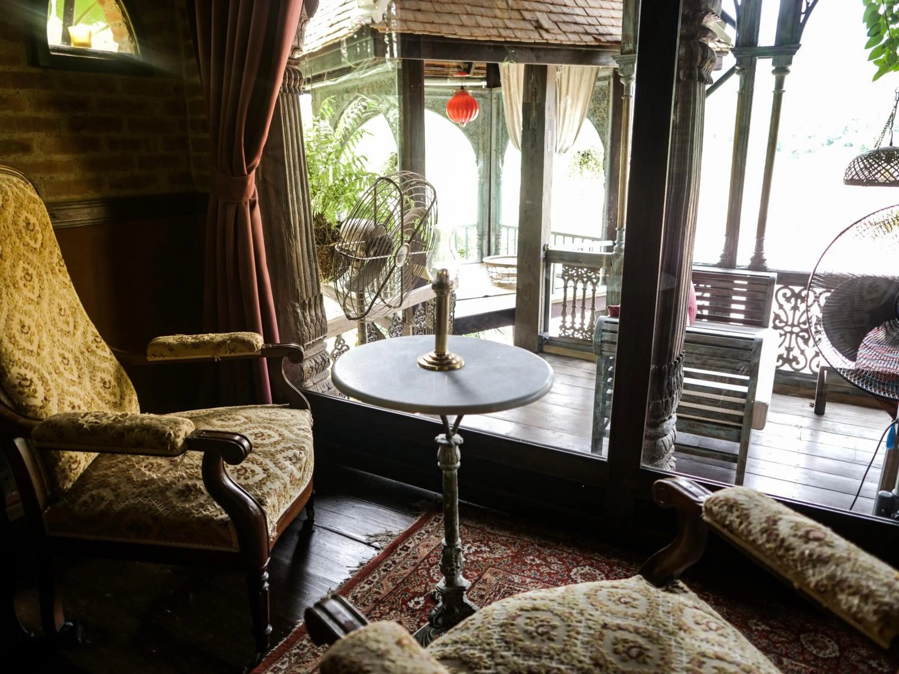 Lounge or bar in Chateau Orientale Resort