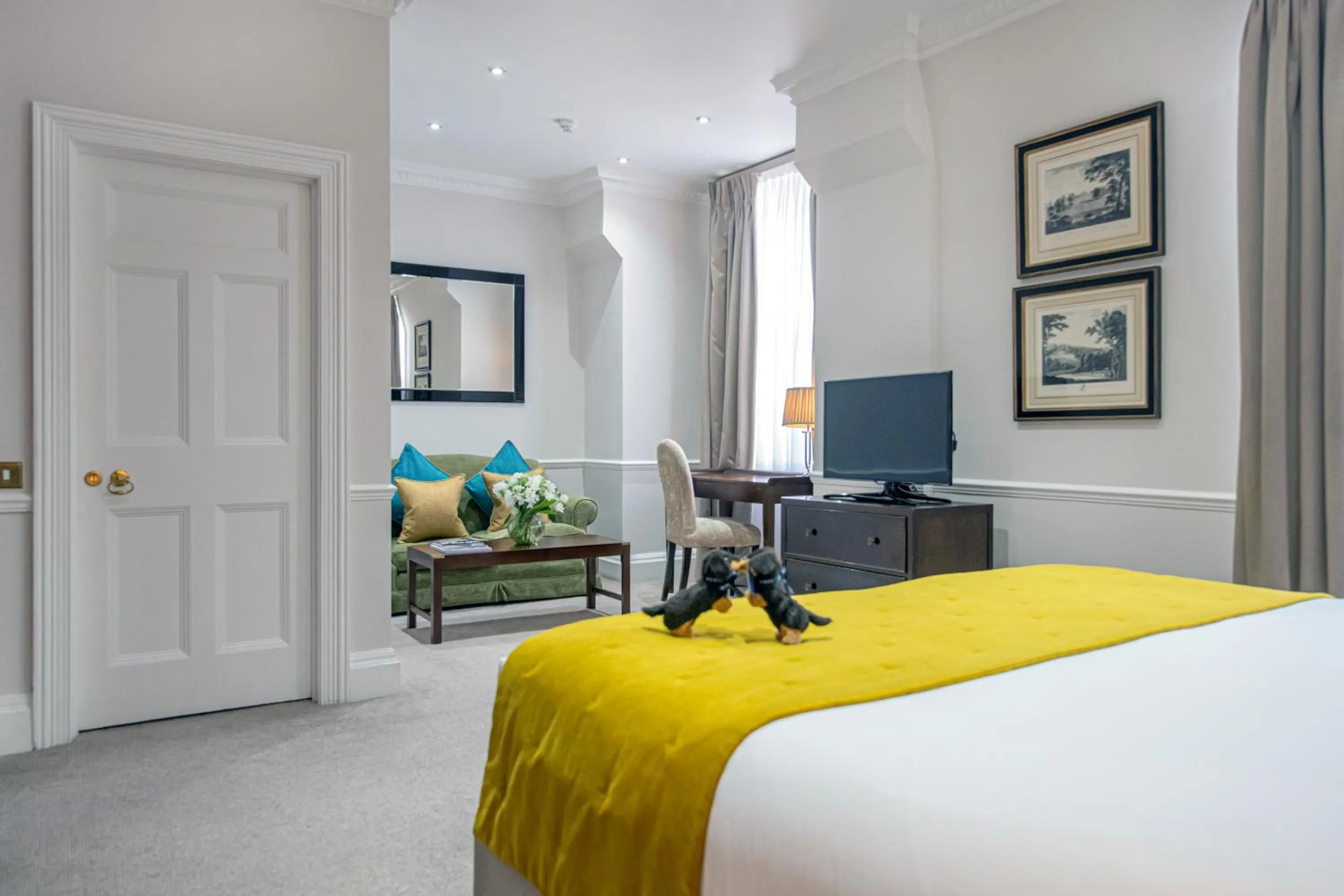 Seating area, Bed in Dukes London