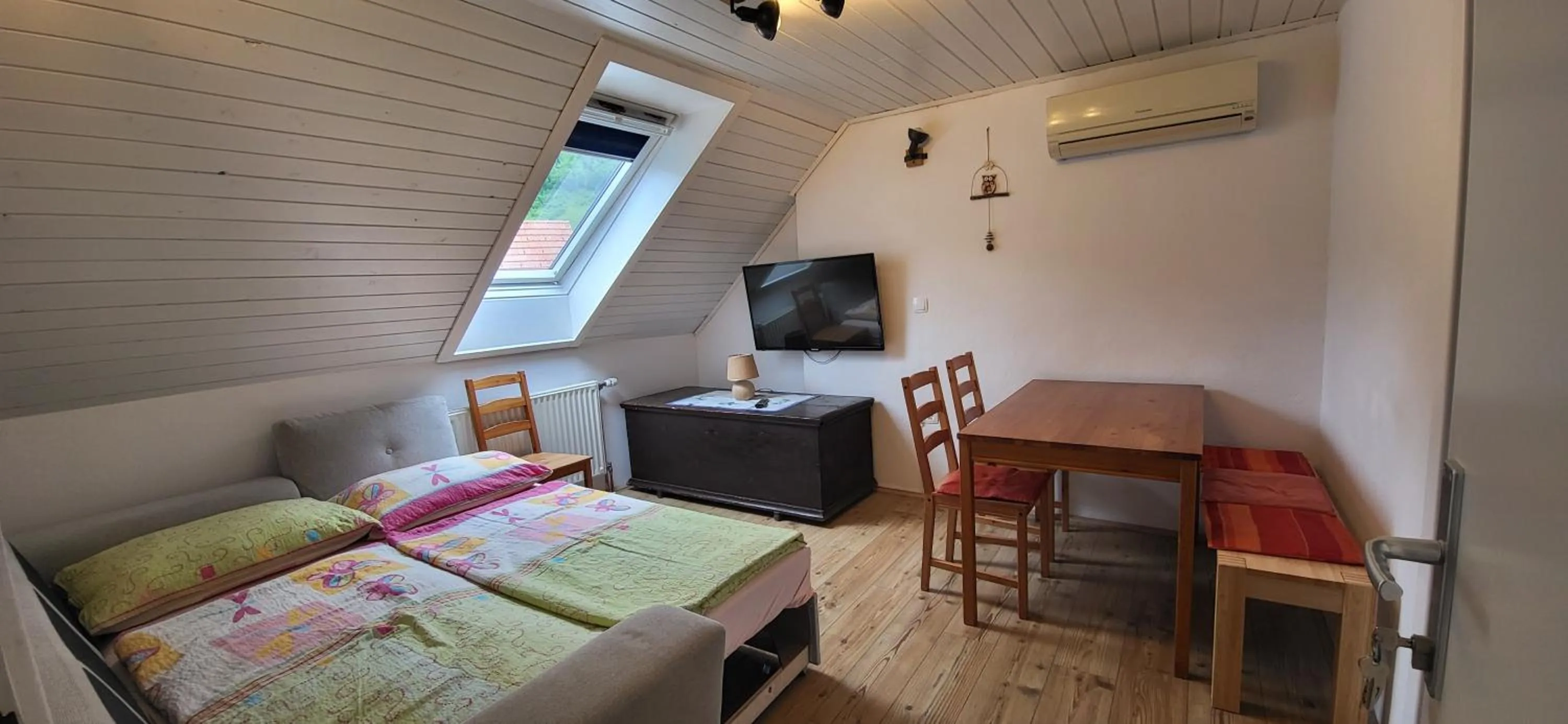Bed in Apartments & Hostel Bohinj