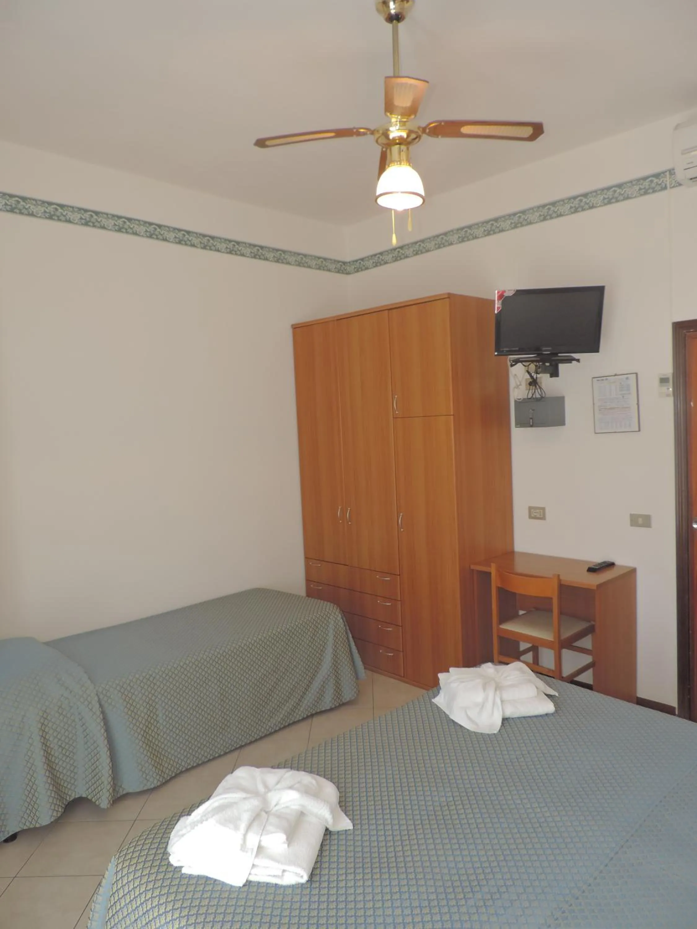 Photo of the whole room in Hotel Liliana