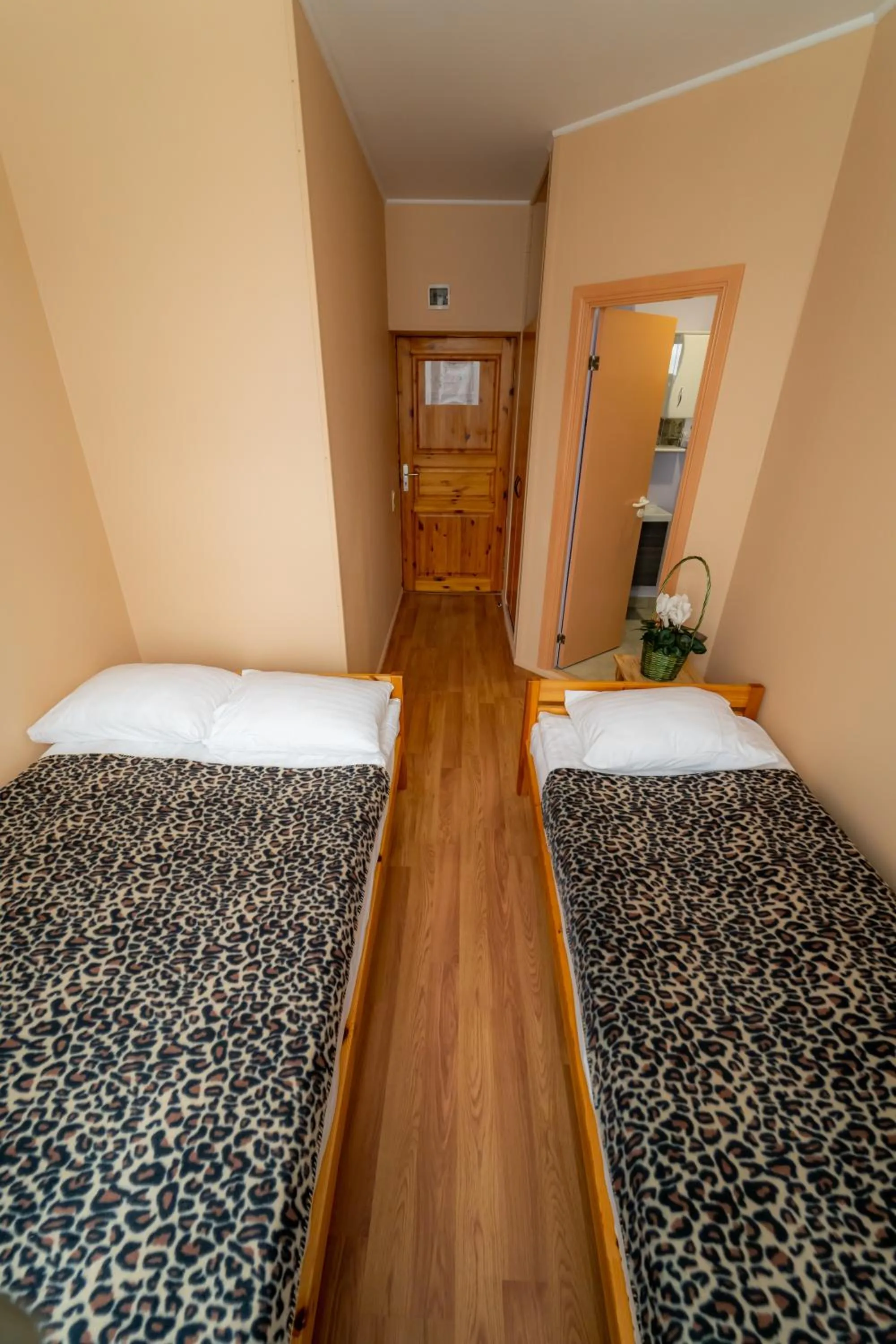 Photo of the whole room, Bed in Hotel Mare & Restaurant