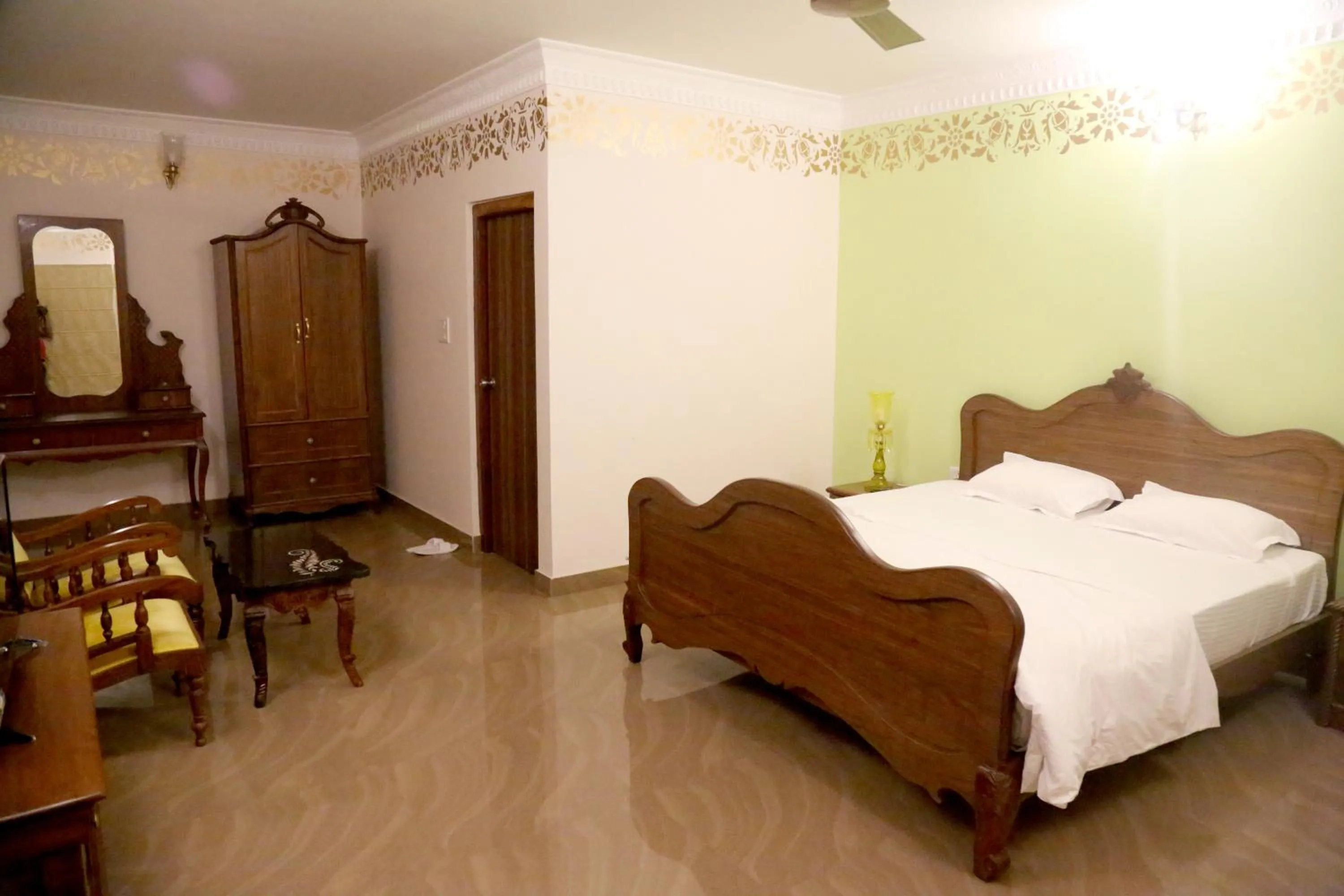 Bedroom, Bed in Vijaigarh Kothi - Heritage boutique