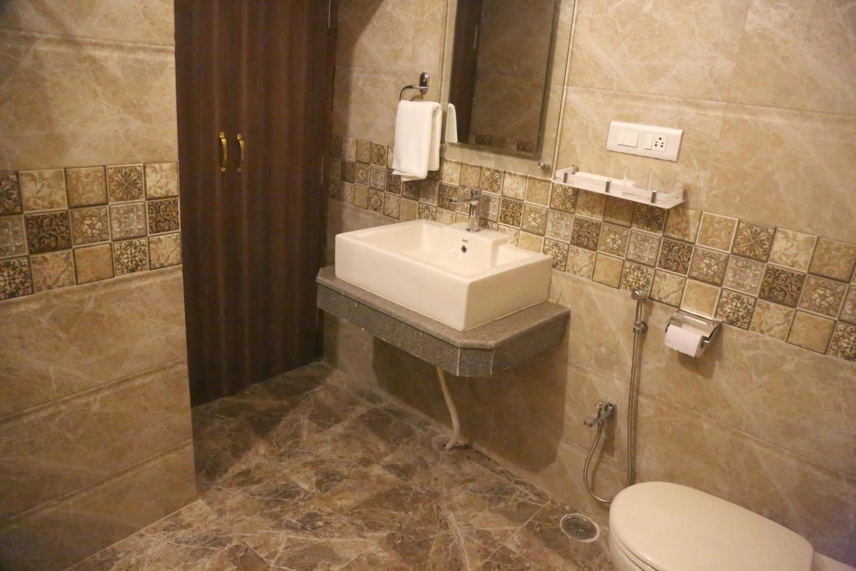 Bathroom in Vijaigarh Kothi - Heritage boutique