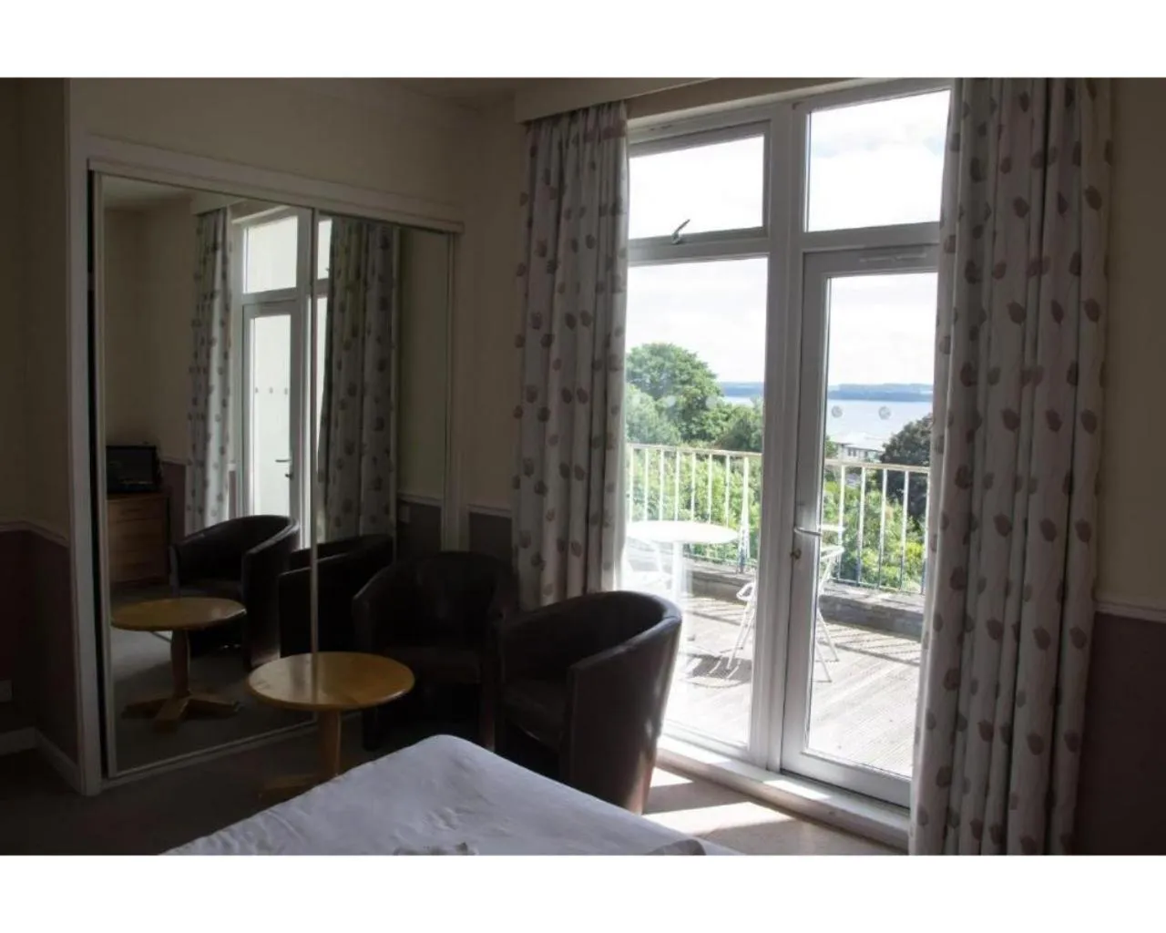 Bedroom in Diamond Hotel