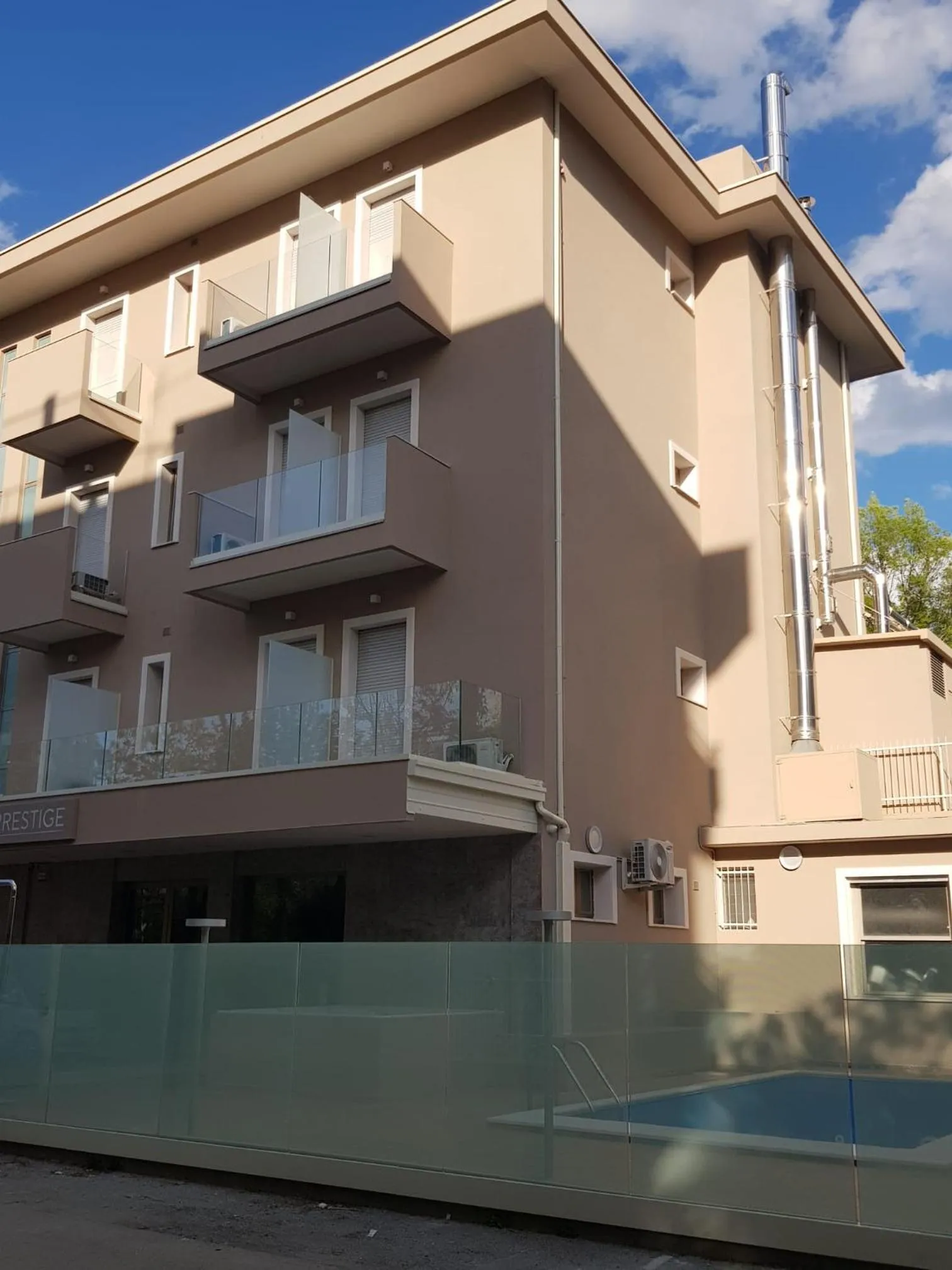 Swimming pool in Hotel Prestige