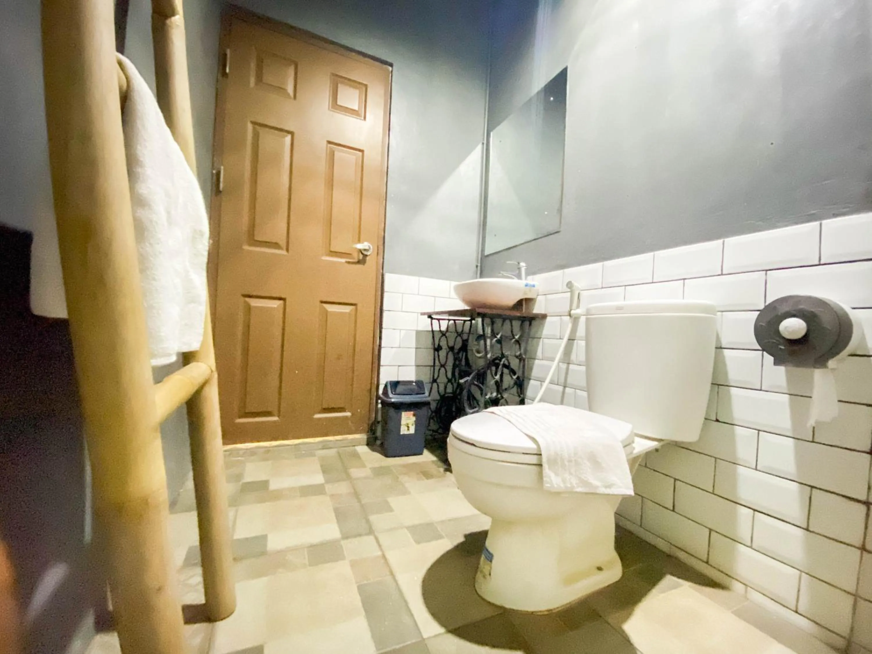 Bathroom in Hinggil Homestay Syariah Malioboro Yogya Mitra RedDoorz