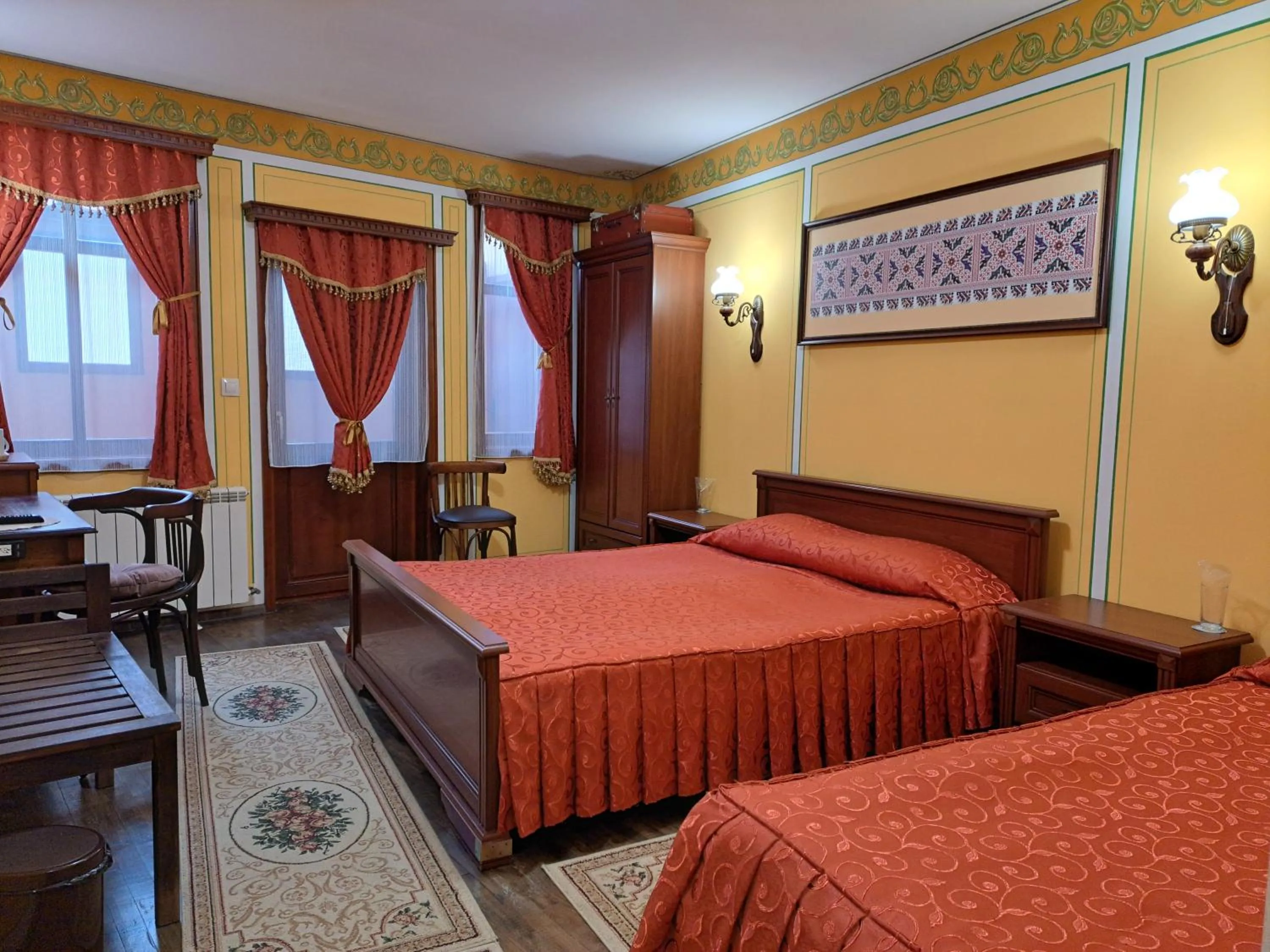 Standard Family Room in Family Hotel at Renaissance Square