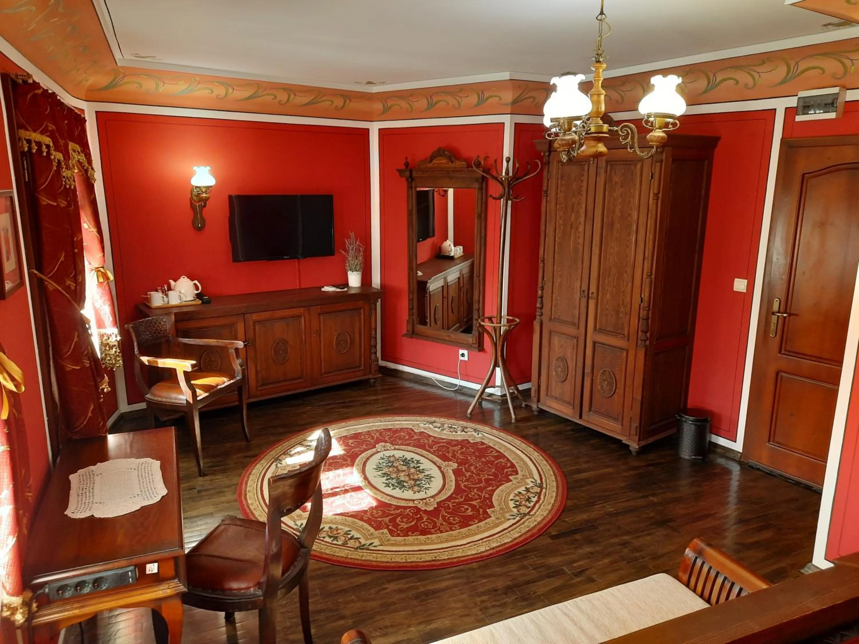 Photo of the whole room in Family Hotel at Renaissance Square