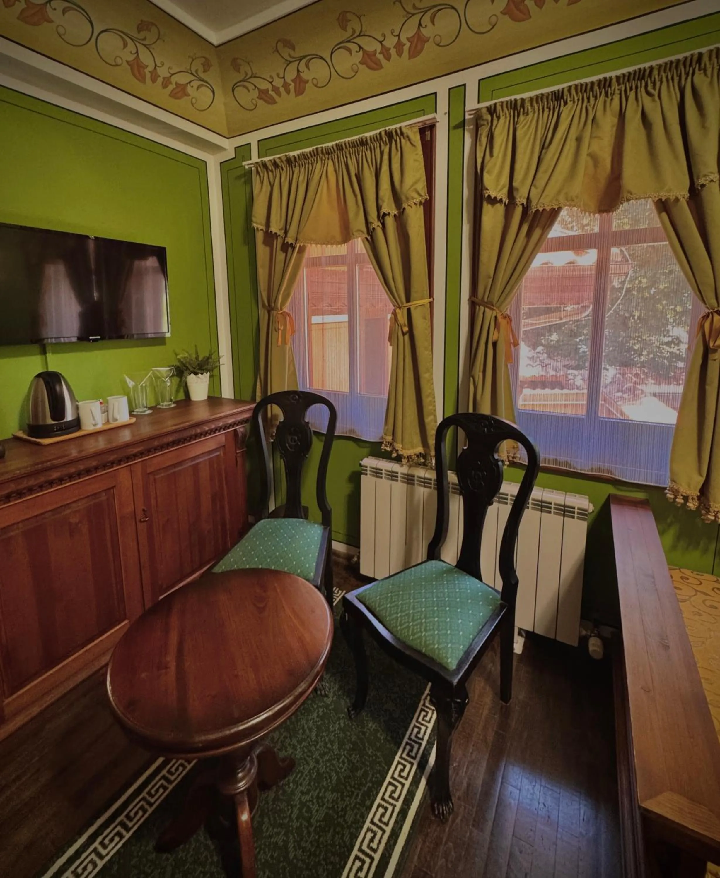 Family Hotel at Renaissance Square