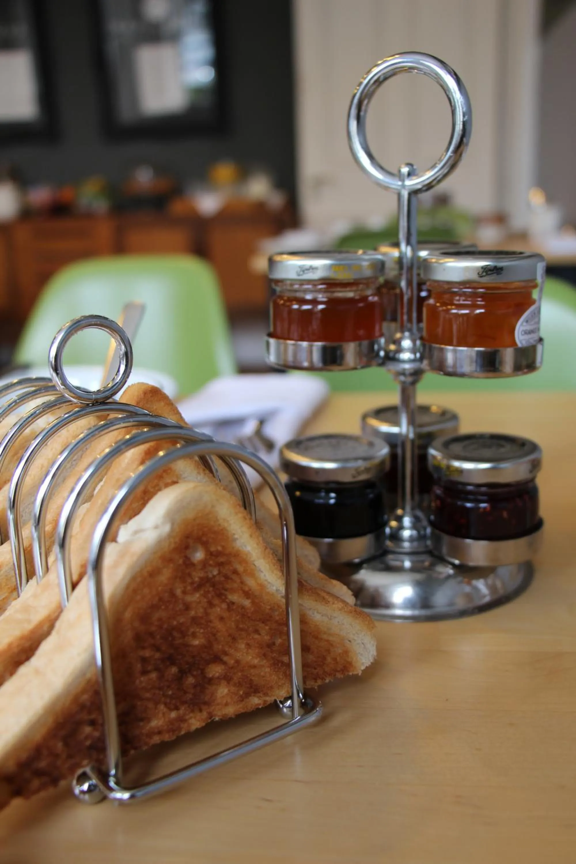 Continental breakfast in Ravilious