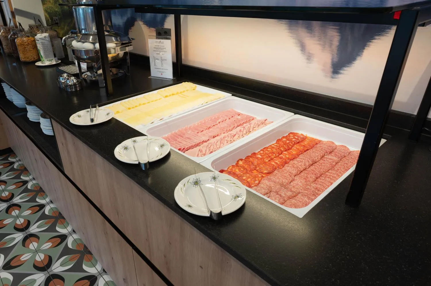 Breakfast in Jungfrau Lodge, Annex Crystal