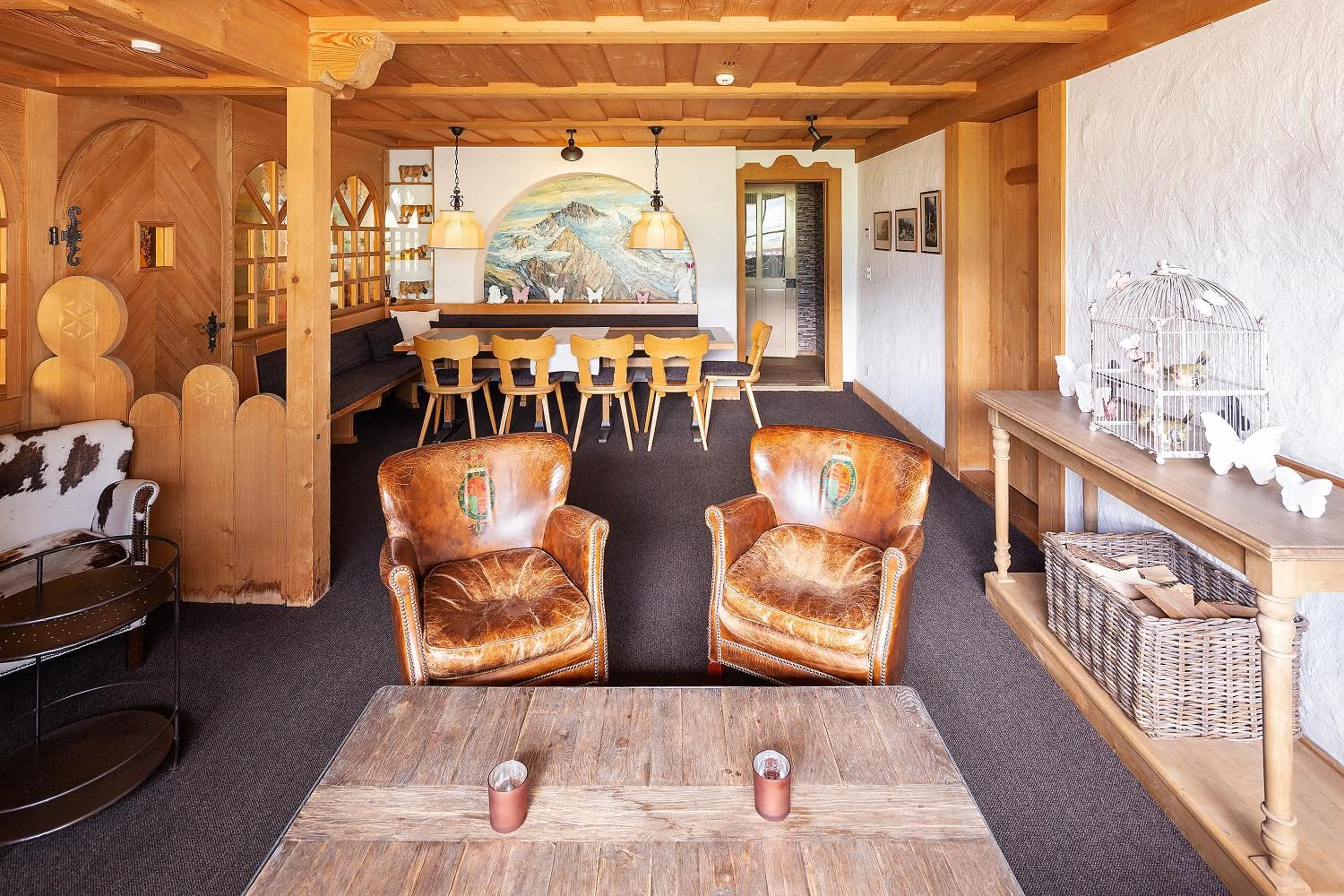 Lounge or bar in Jungfrau Lodge, Annex Crystal