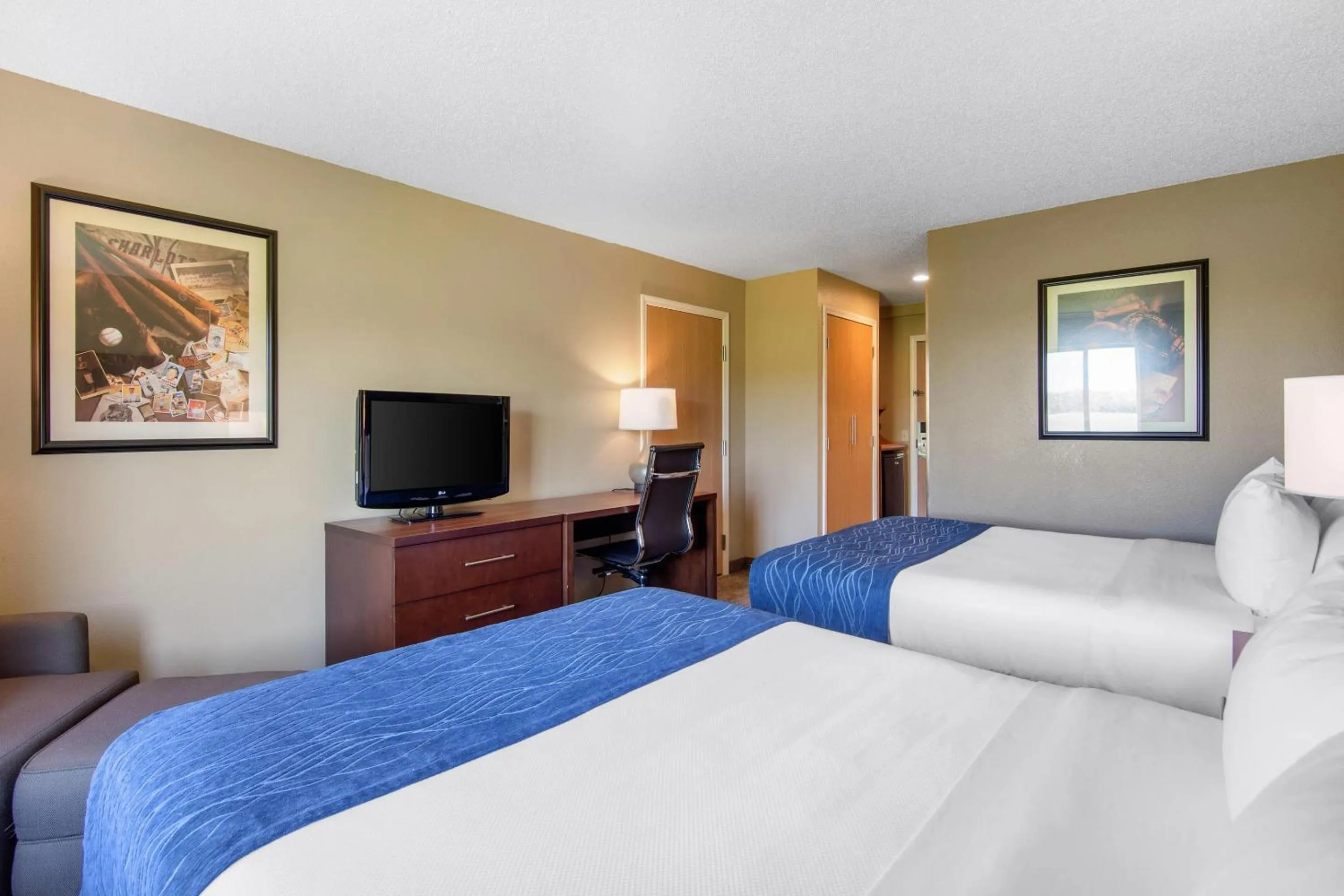 Bedroom, Bed in Comfort Inn & Suites Cooperstown - Milford