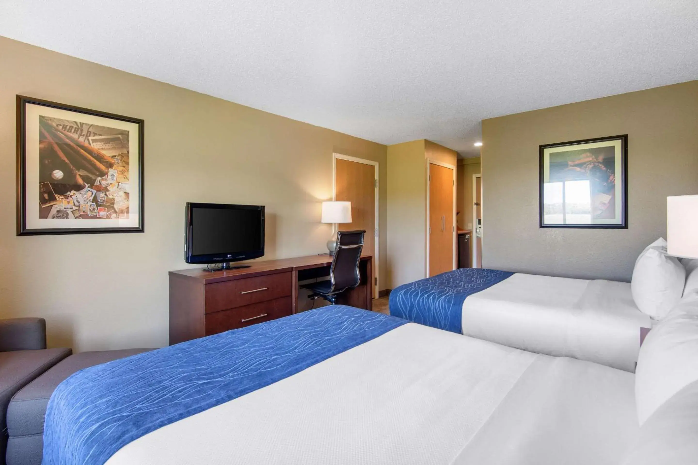 Queen Room with Two Queen Beds - Accessible/Non-Smoking in Comfort Inn & Suites Cooperstown - Milford Queen Room with Two Queen Beds - Accessible/Non-Smoking in Comfort Inn & Suites Cooperstown - Milford