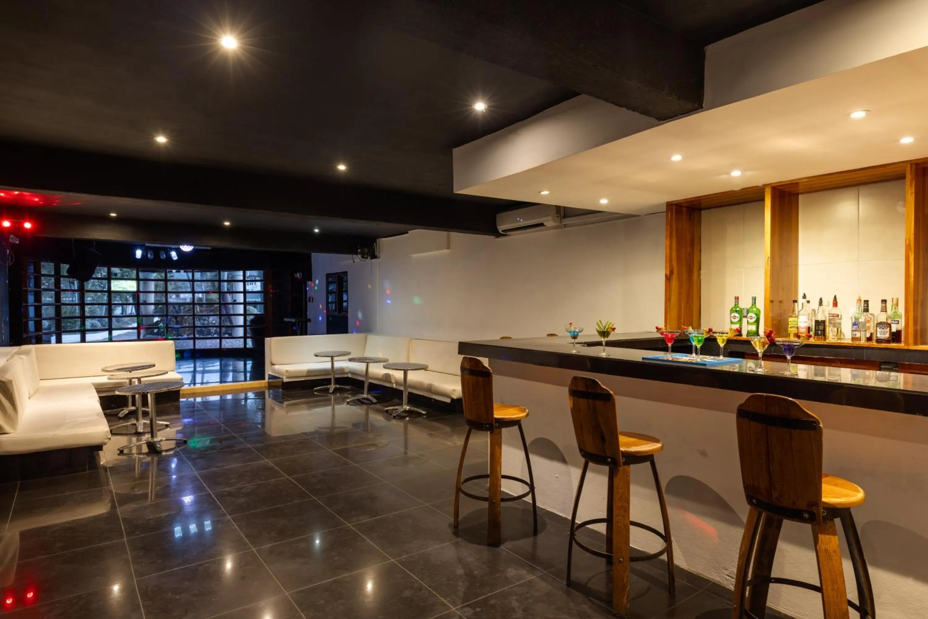 Lounge or bar in Grand Muthu Runaway Bay Club Caribbean