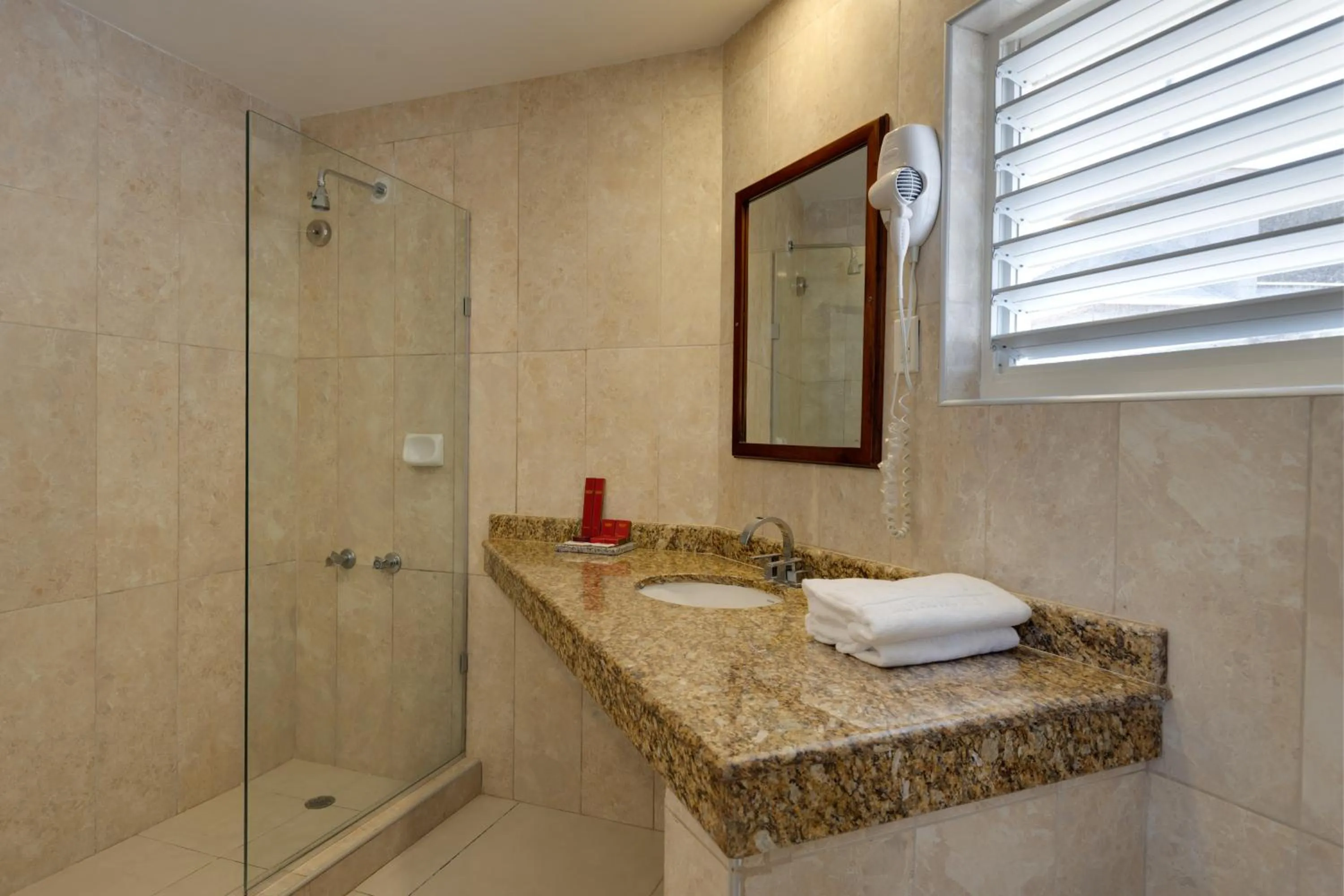 Shower in Grand Muthu Runaway Bay Club Caribbean