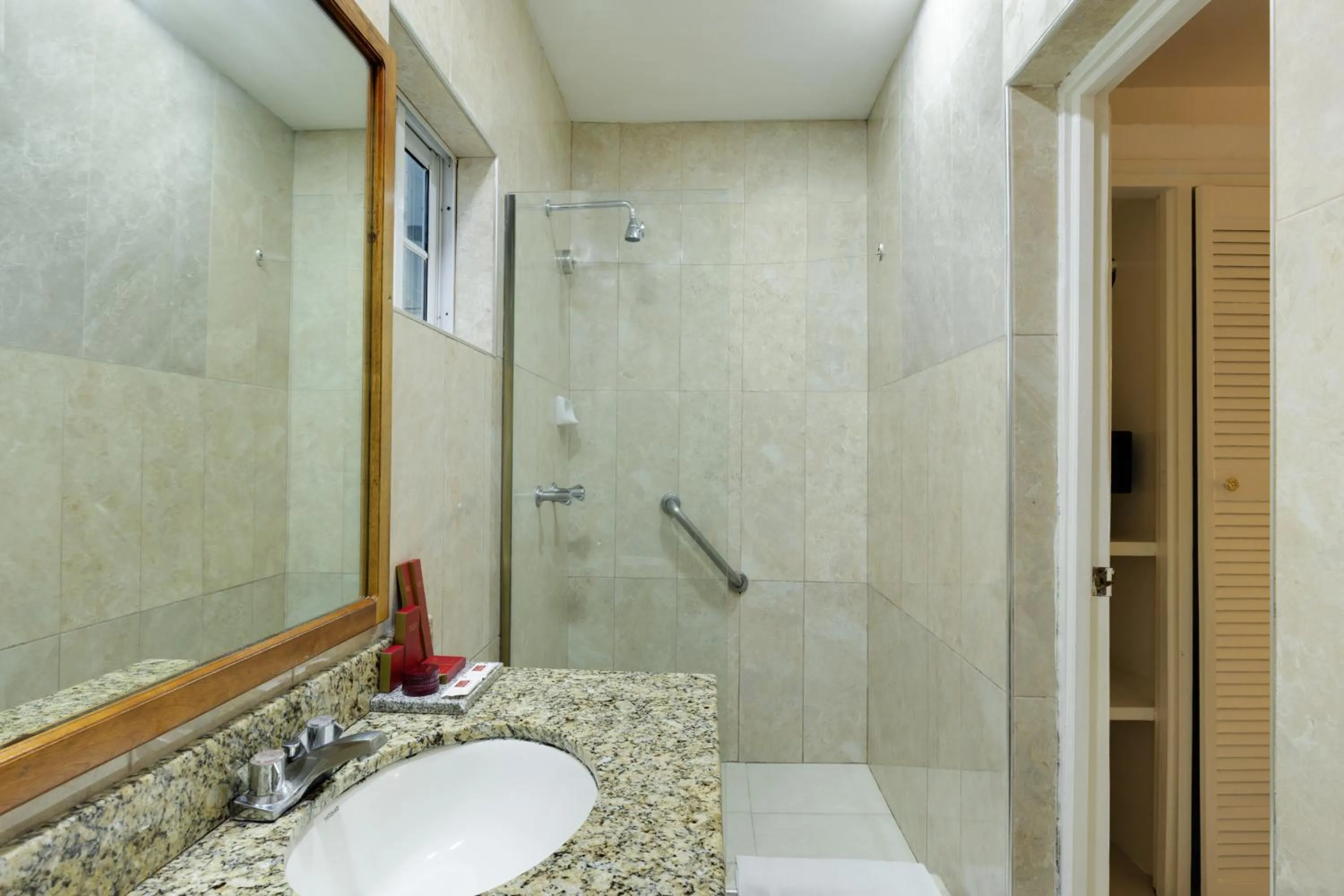 Shower in Grand Muthu Runaway Bay Club Caribbean