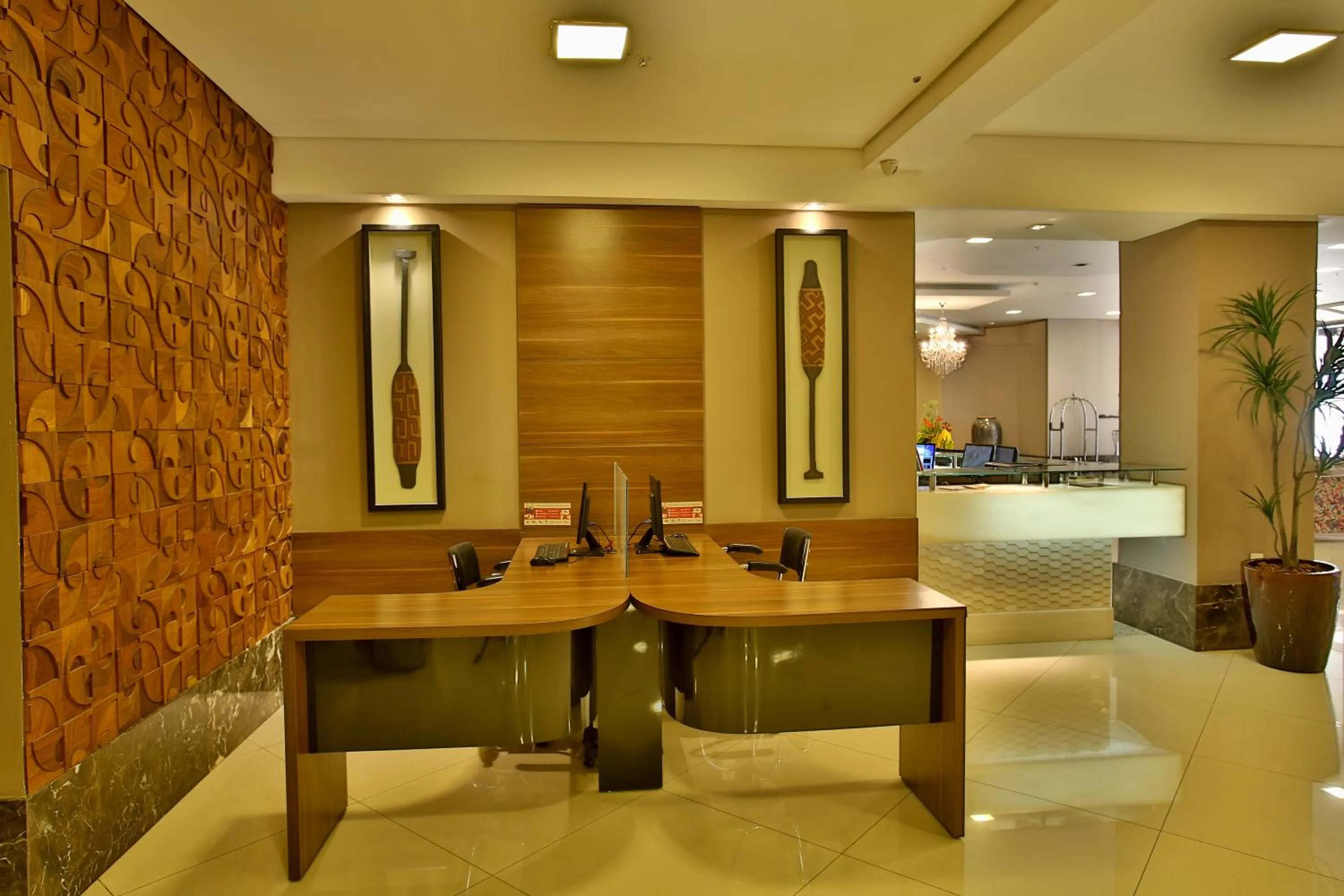 On-site shops in Paiaguás Palace Hotel