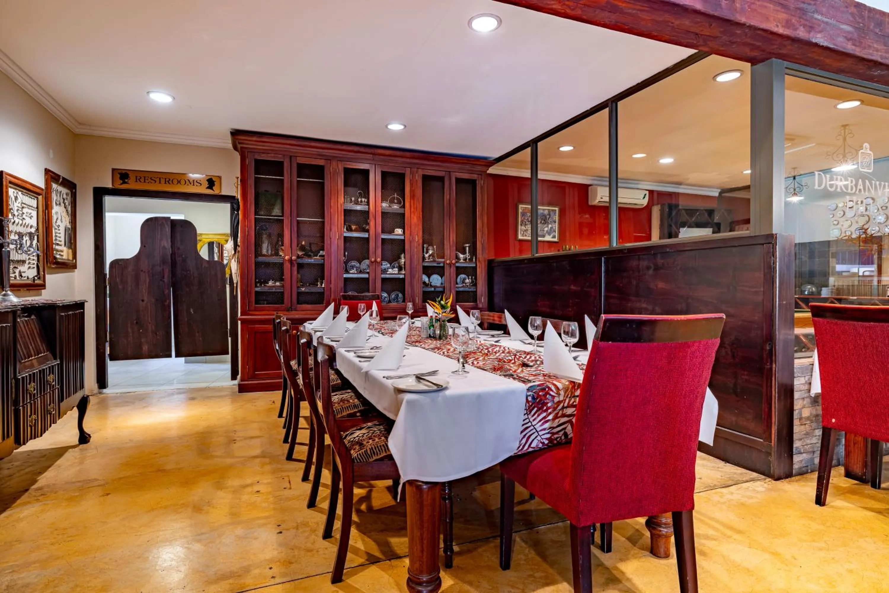 Restaurant/places to eat in Little Pilgrims Boutique Hotel