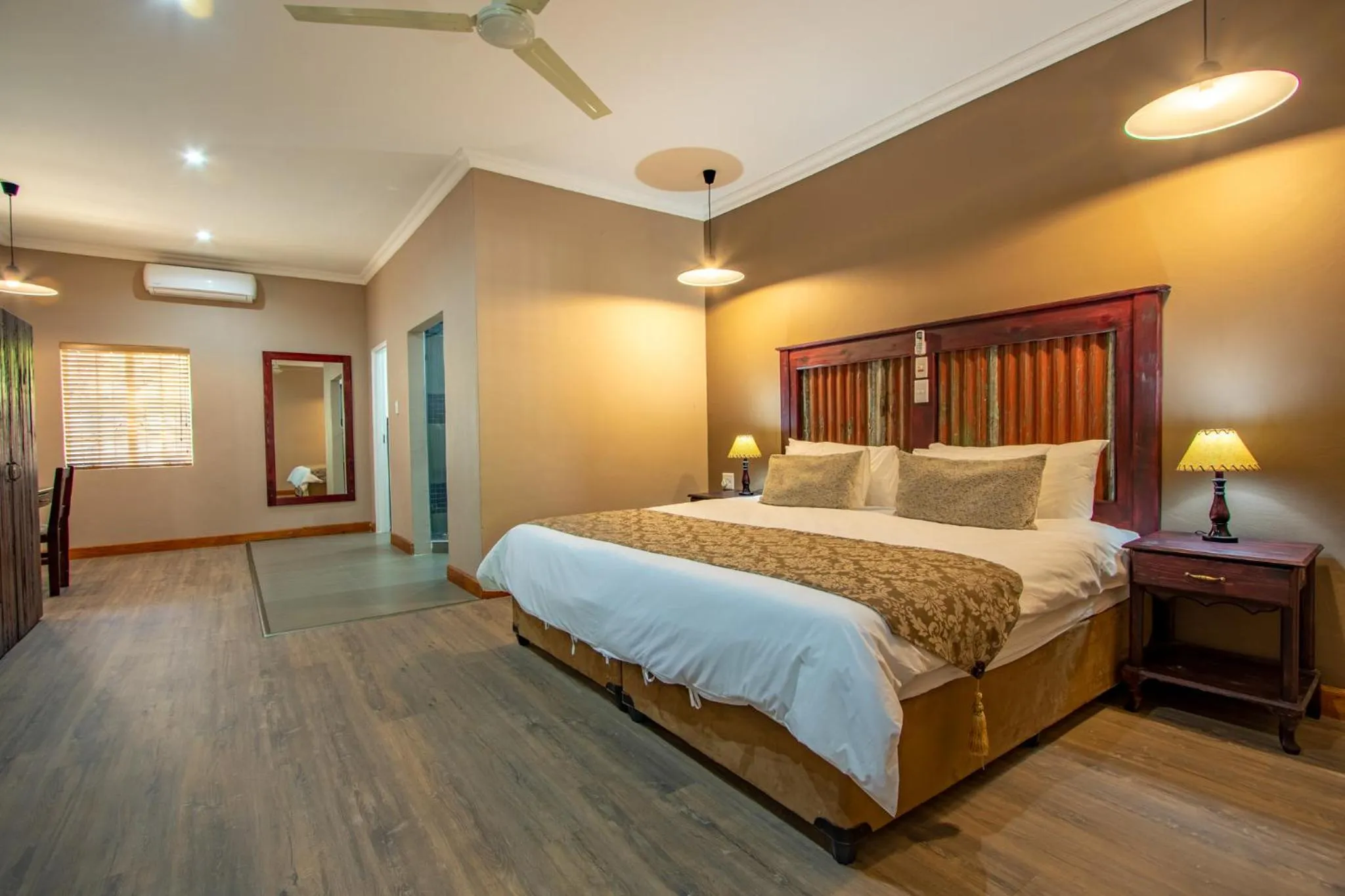 Bed in Little Pilgrims Boutique Hotel