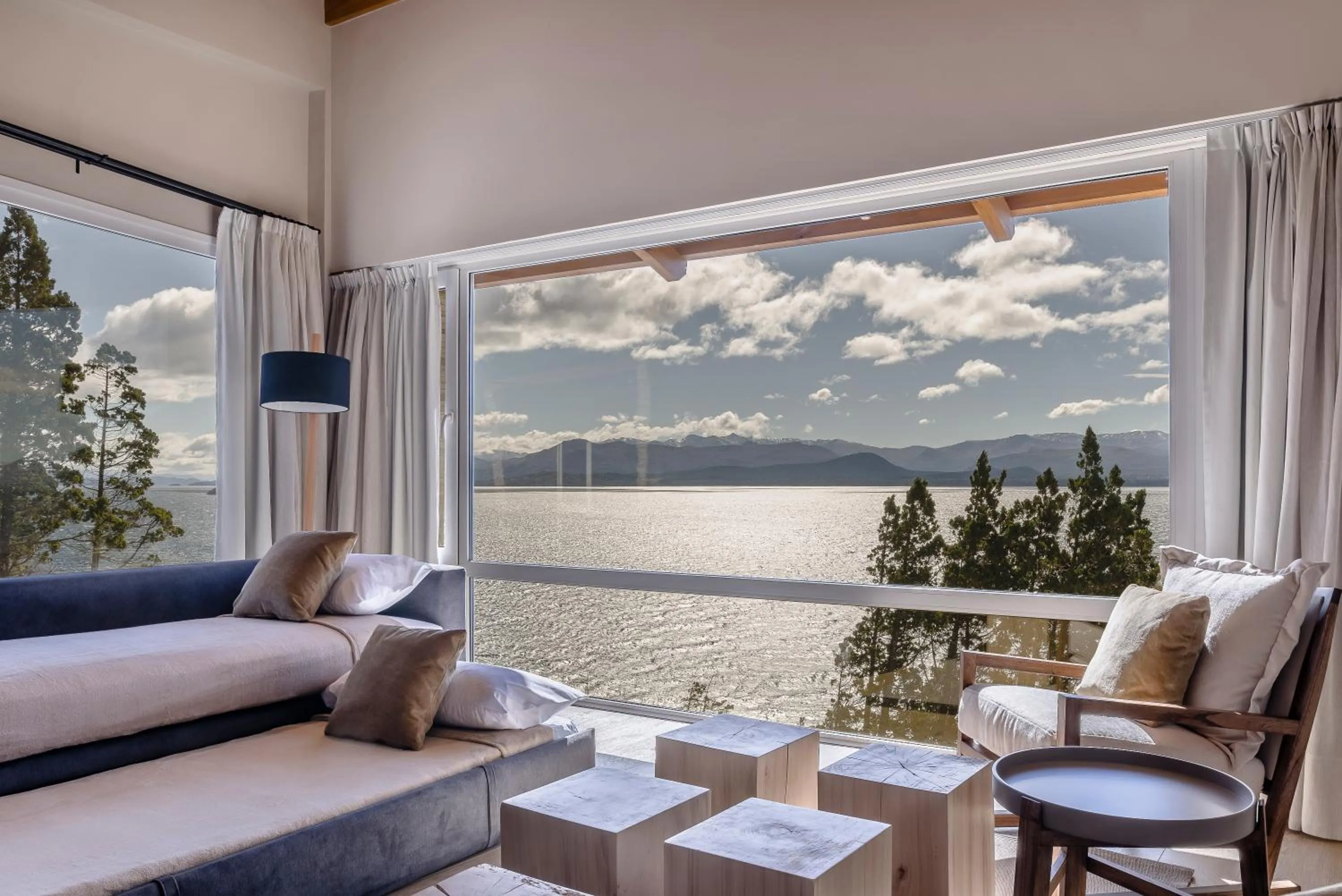 Bed in Aguila Mora Suites & Spa