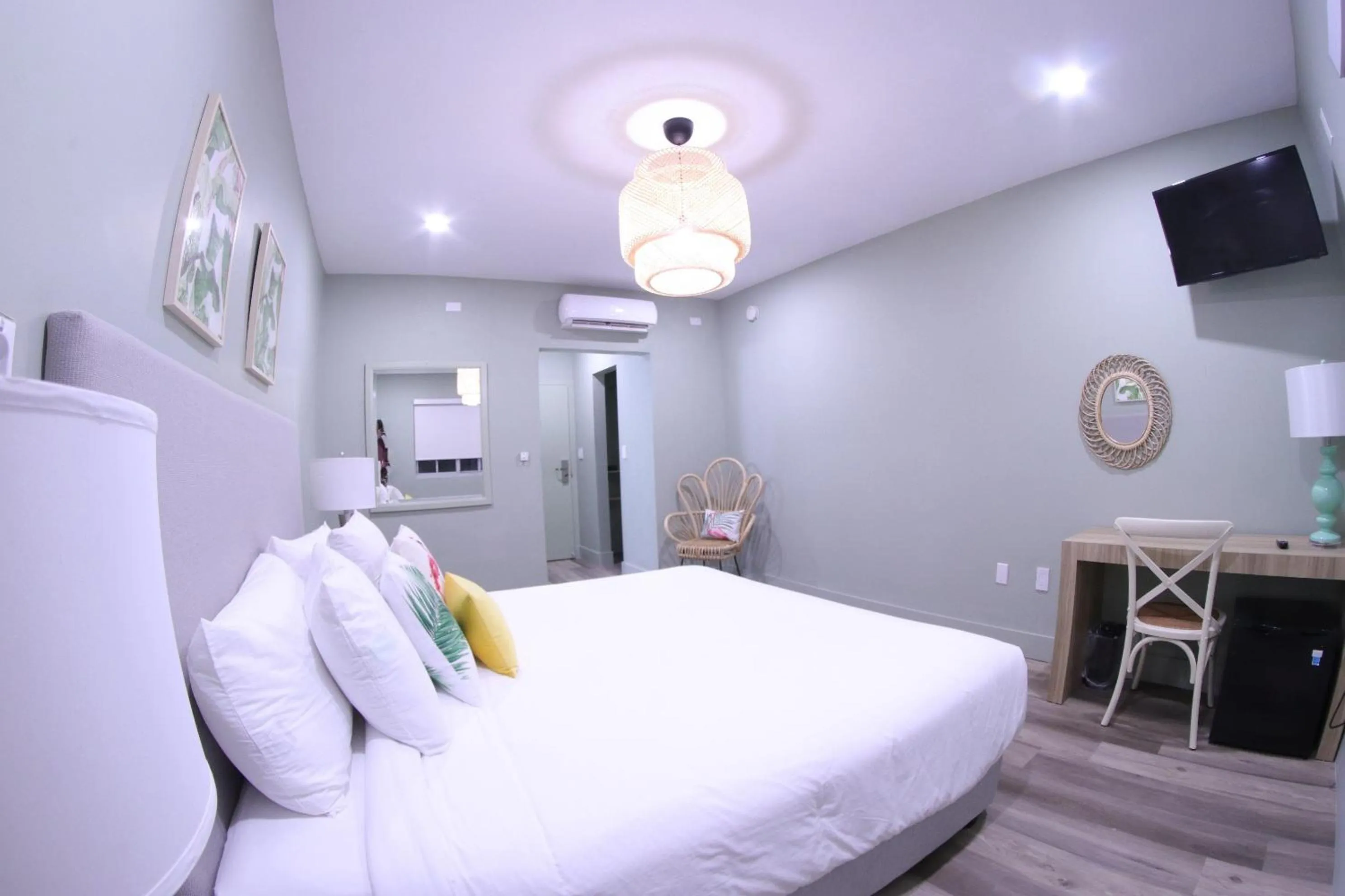 Bed in Harrison on the Beach