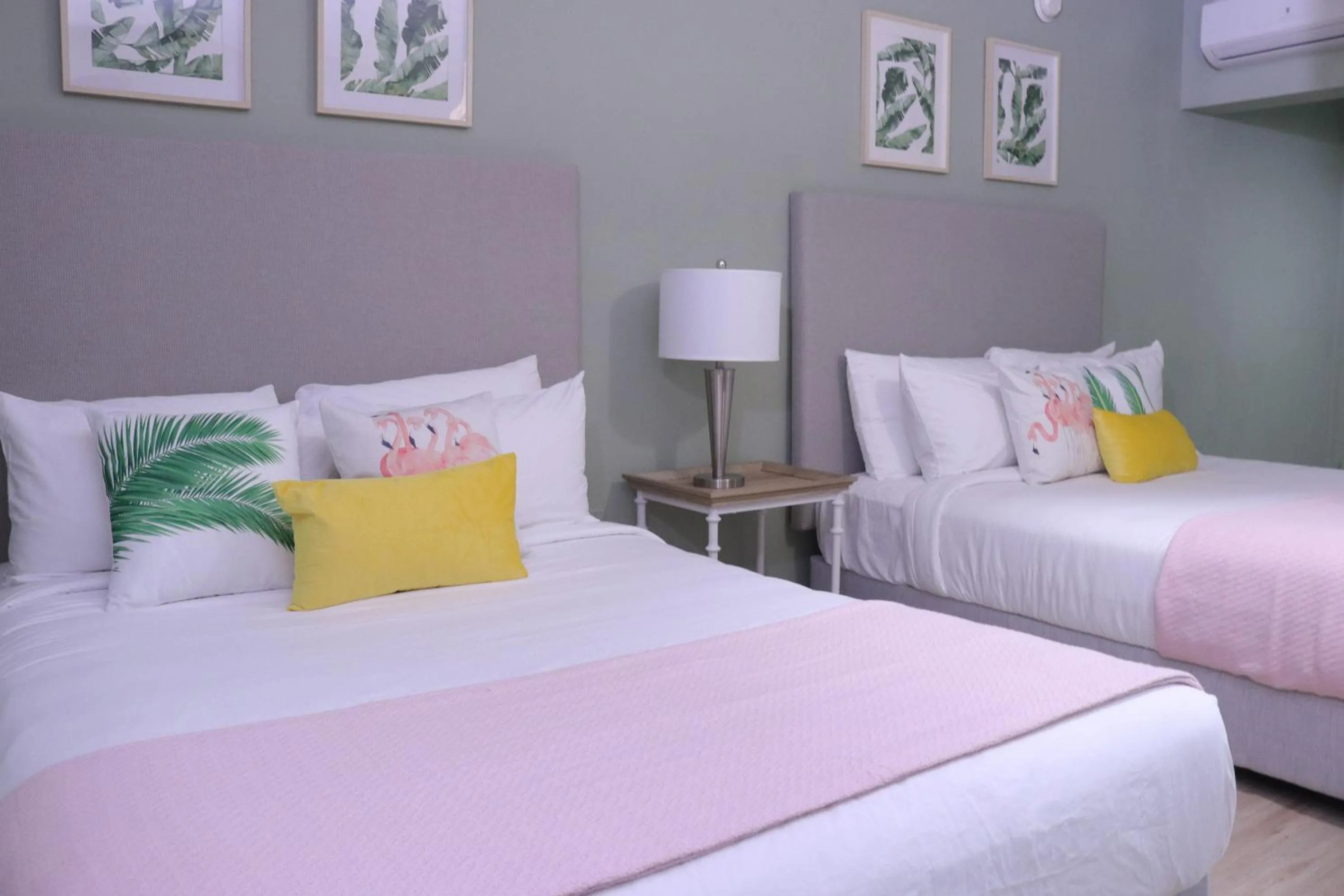 Bed in Harrison on the Beach