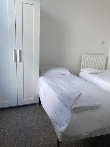 Bed in Nethway Hotel