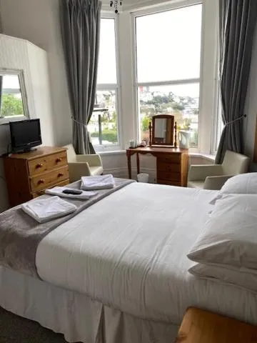 Bedroom, Bed in Nethway Hotel