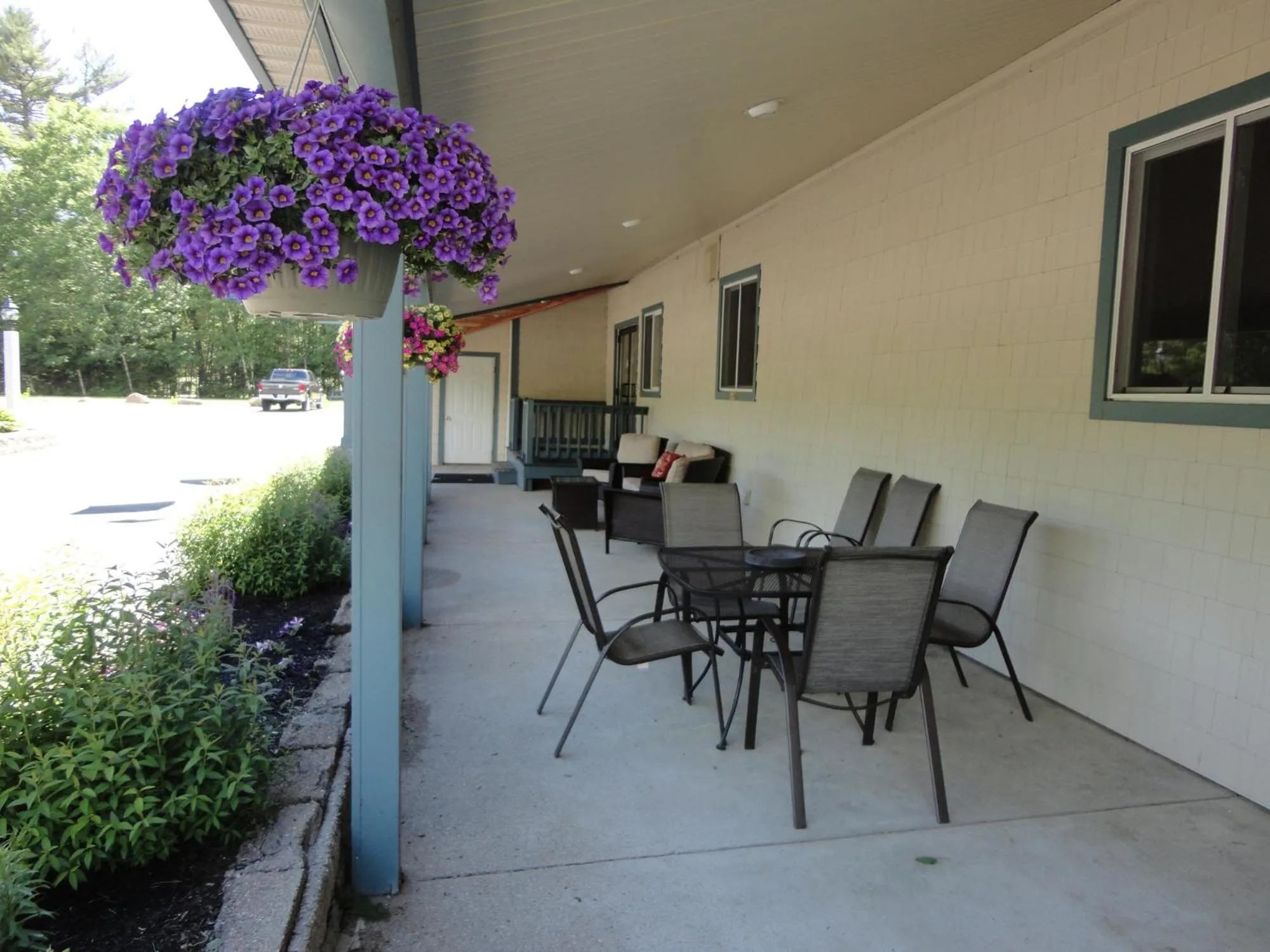 Patio in Eastern Inn & Suites (formerly Eastern Inns)