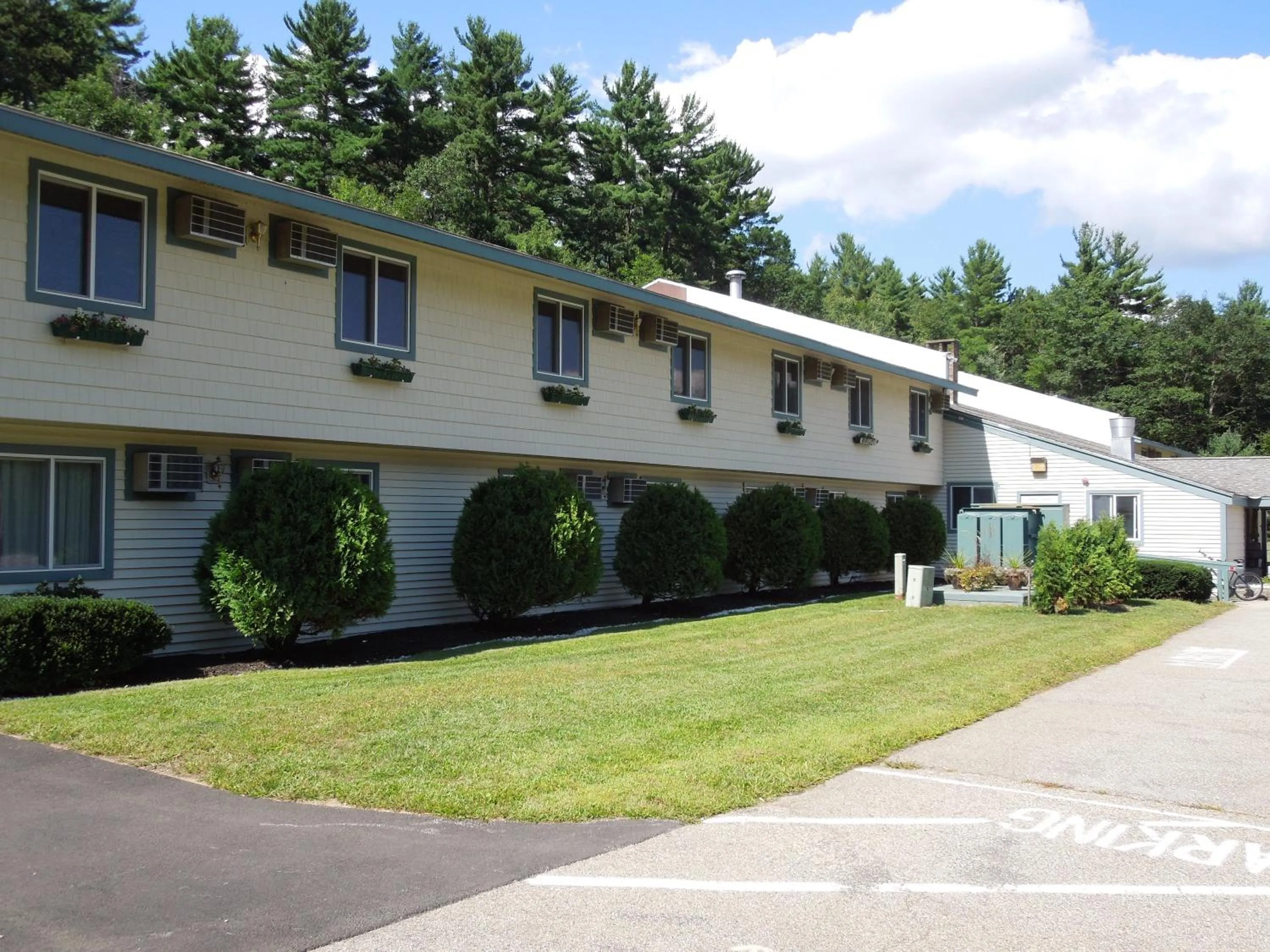 Facade/entrance in Eastern Inn & Suites (formerly Eastern Inns)