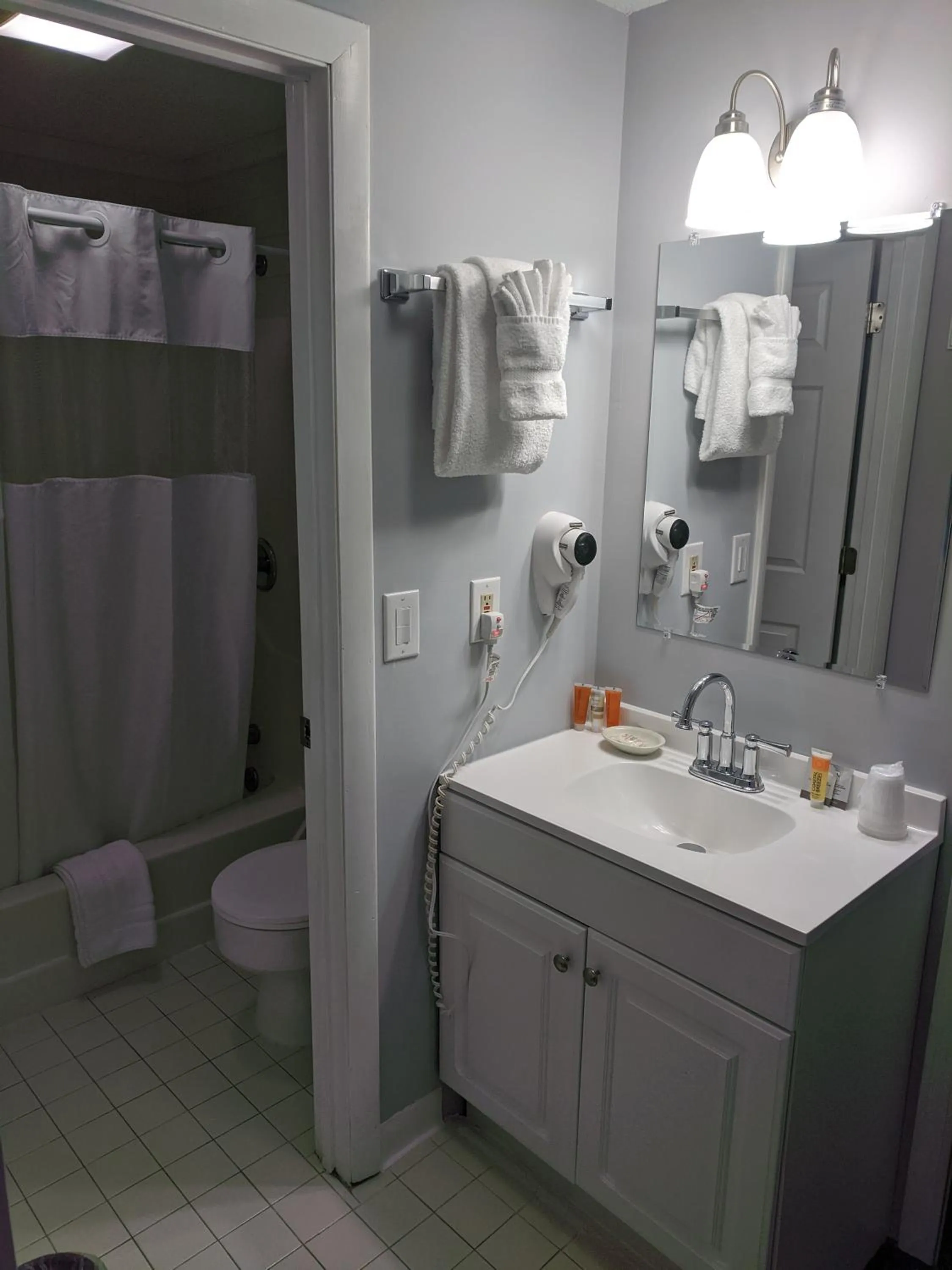Bathroom in Eastern Inn & Suites (formerly Eastern Inns)