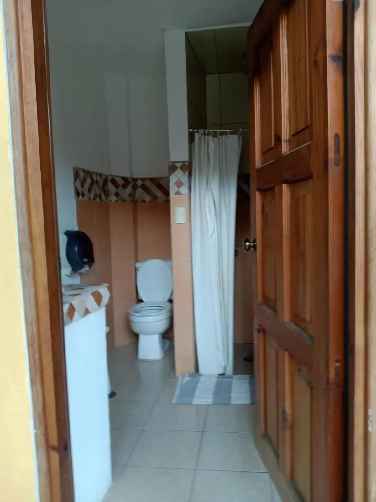 Bed in 8-Bed Dormitory Room in Rossco Hostel & Hotel Bed in 8-Bed Dormitory Room in Rossco Hostel & Hotel