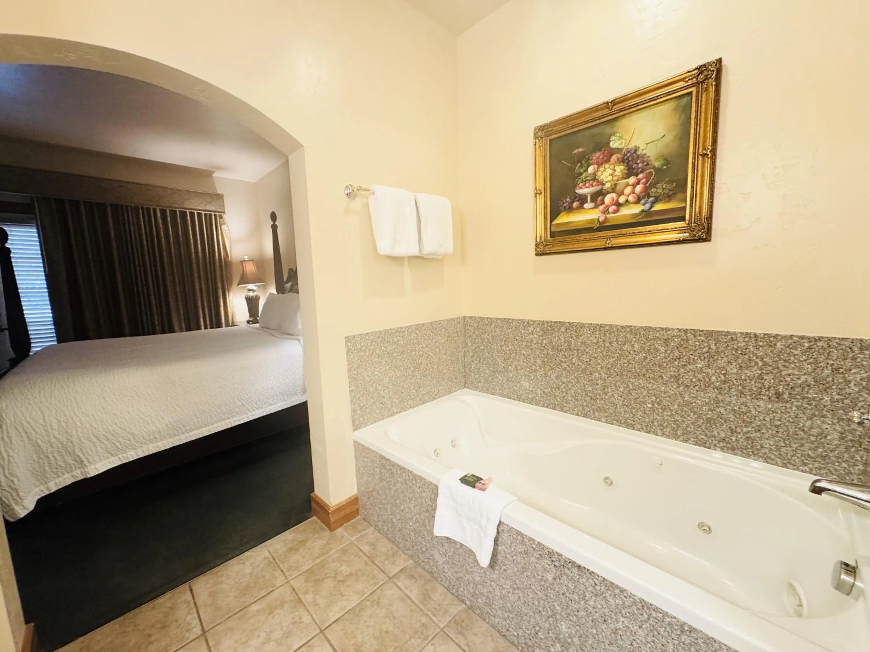 Bathroom, Bed in Zermatt Utah Resort & Spa Trademark Collection by Wyndham