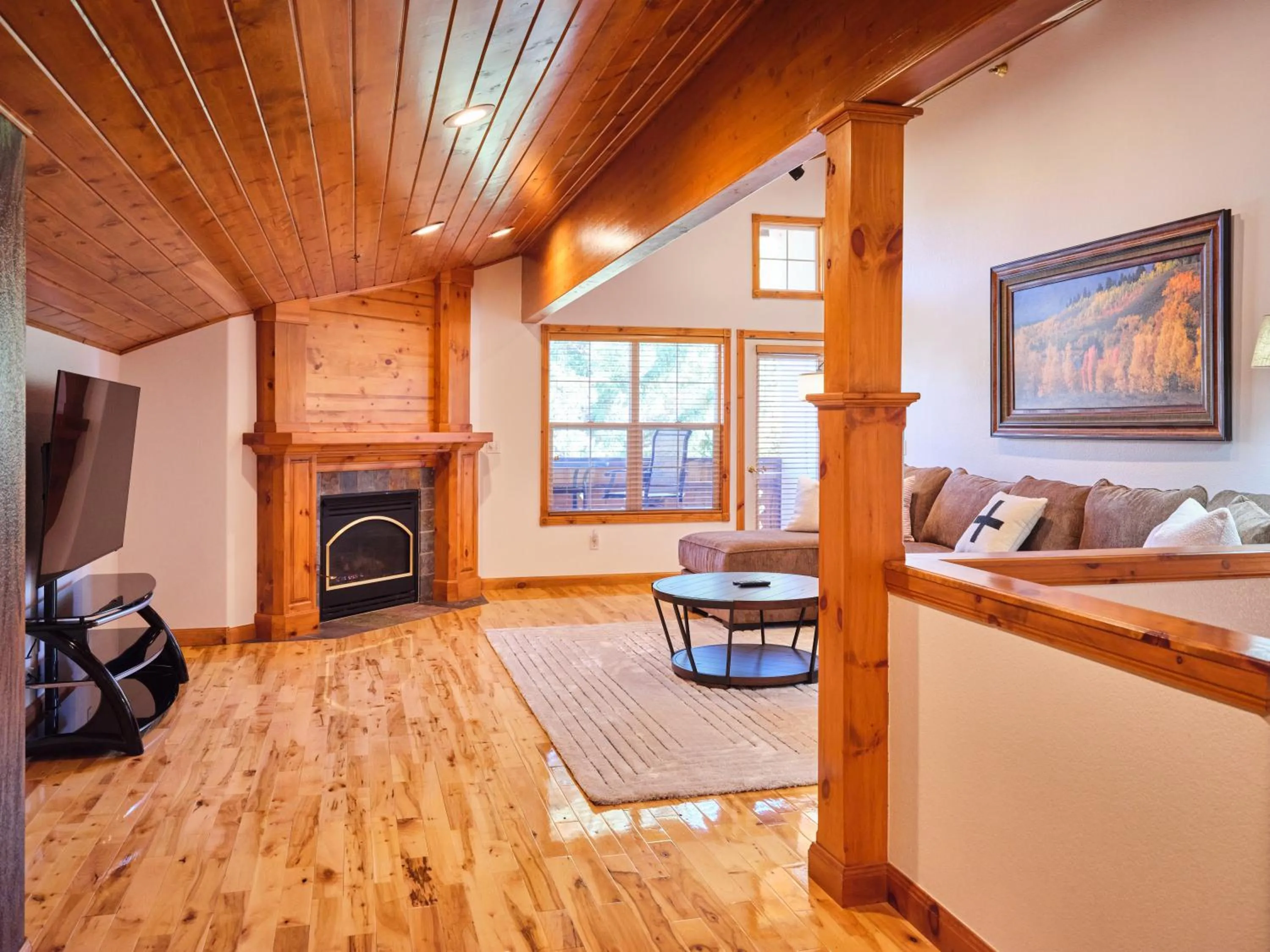 TV and multimedia in Zermatt Utah Resort & Spa Trademark Collection by Wyndham