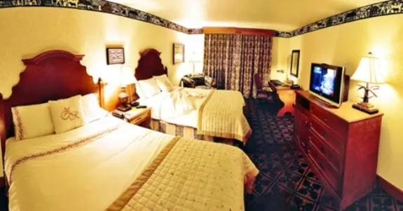 Queen Room with Two Queen Beds  - Wasatch in Zermatt Utah Resort & Spa Trademark Collection by Wyndham