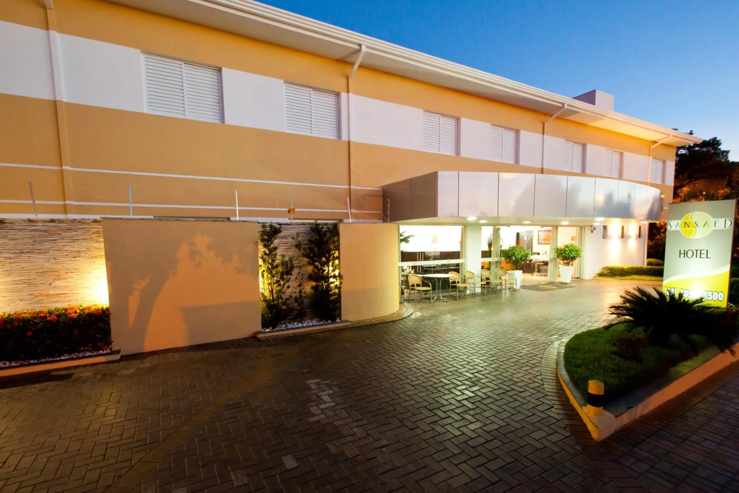 Facade/entrance in Hotel Sansaed