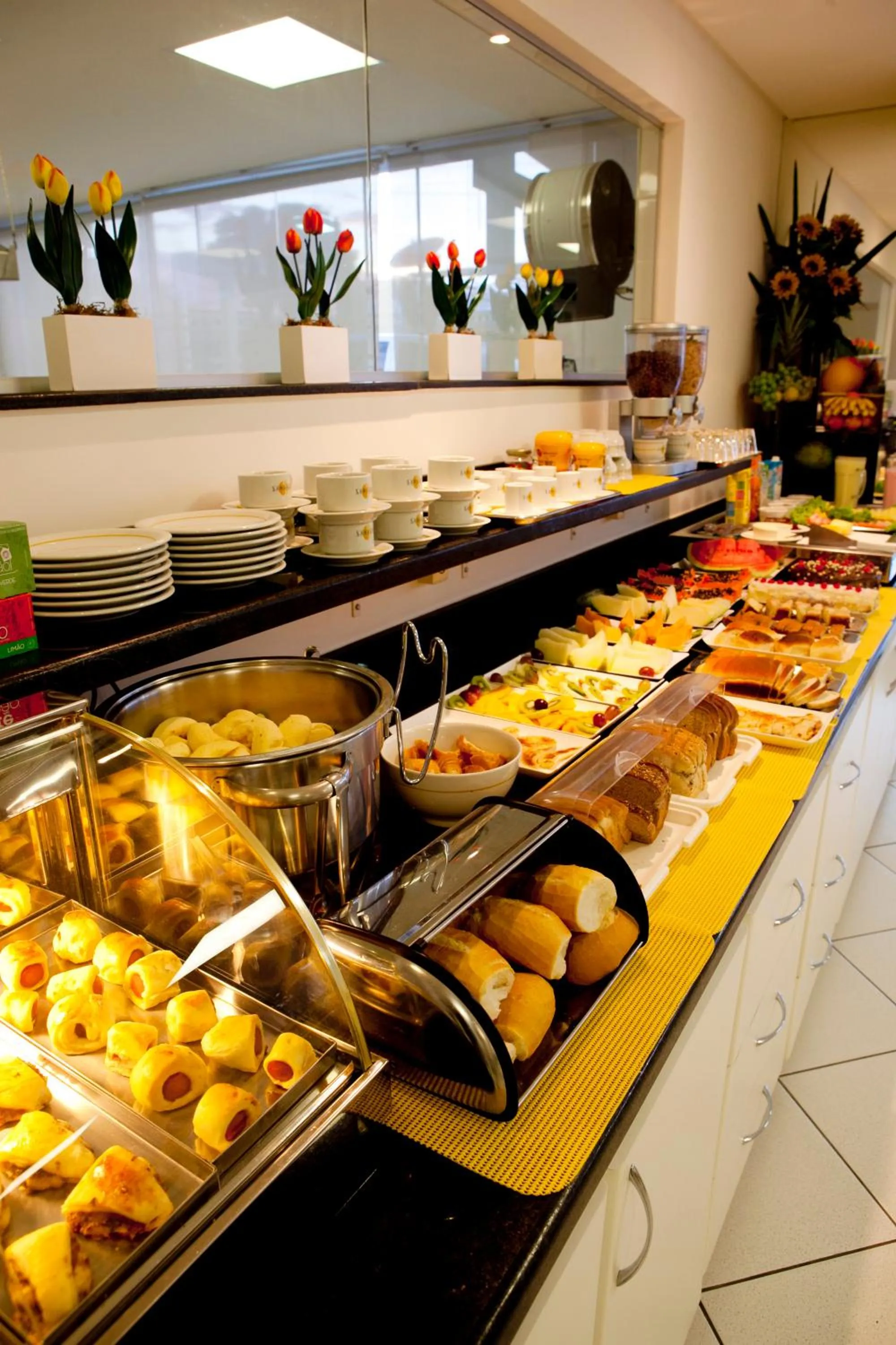 Restaurant/places to eat in Hotel Sansaed