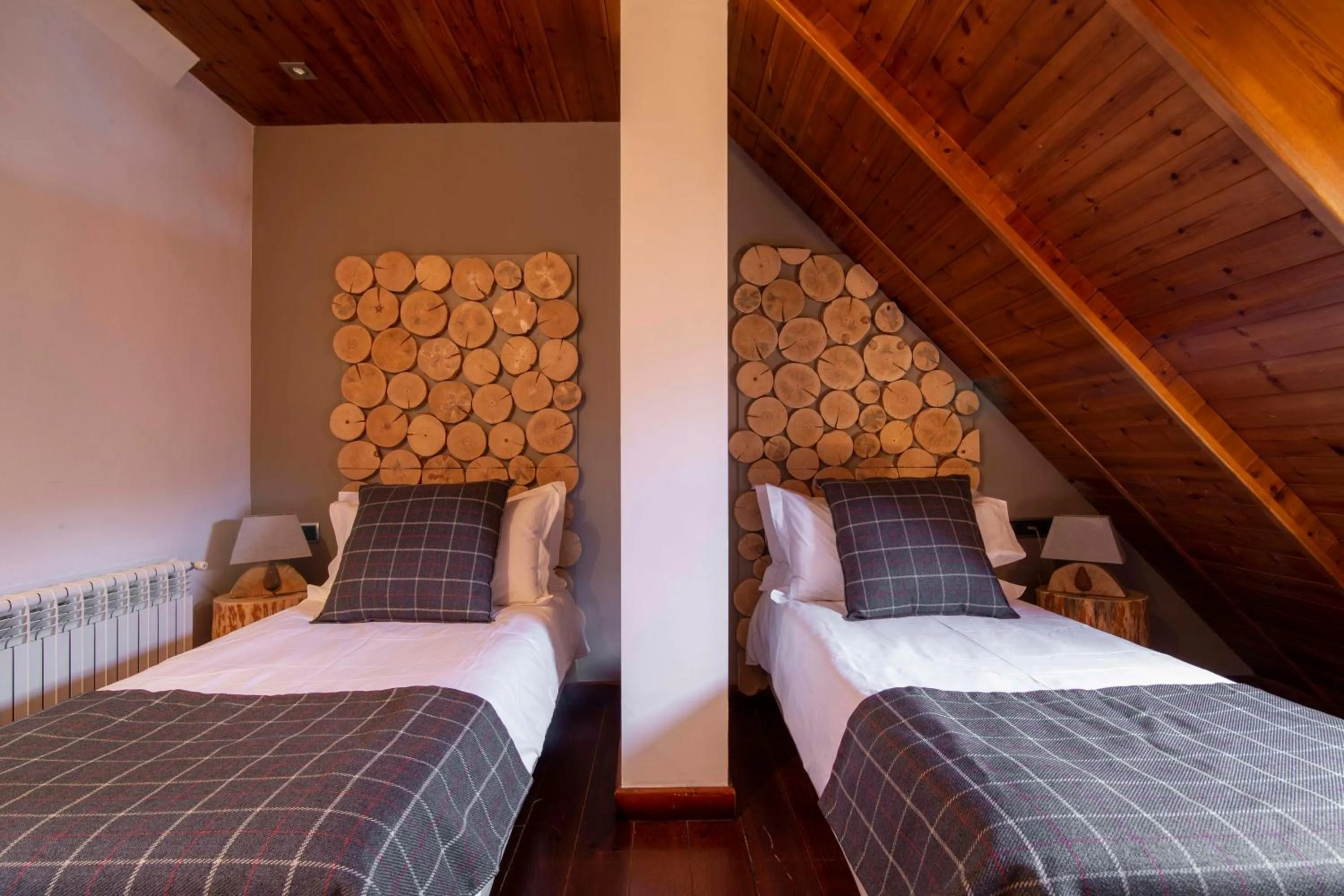 Bed in Eira Ski Lodge