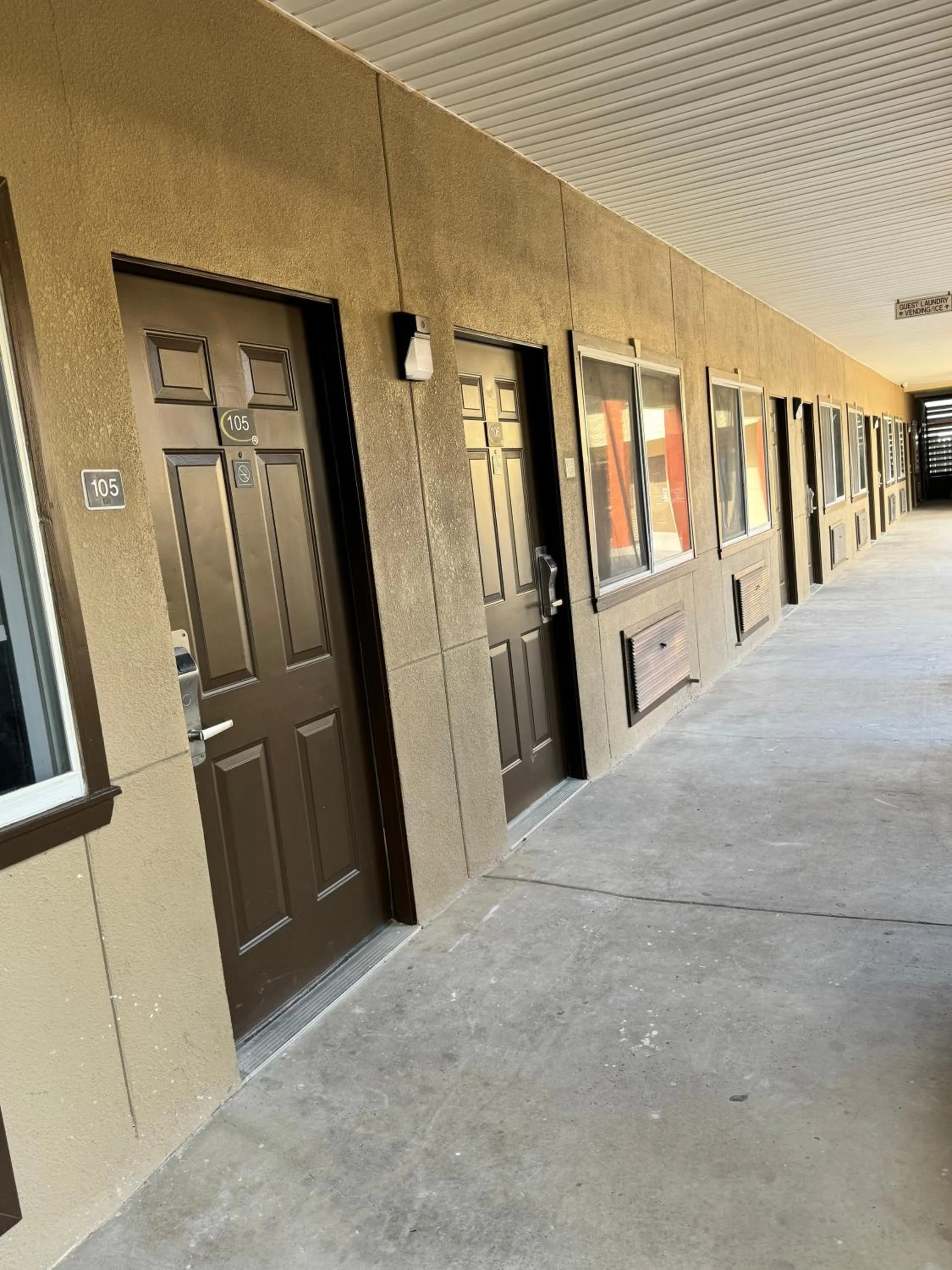 Property building in Texas Inn and Suites City Center at University Dr.