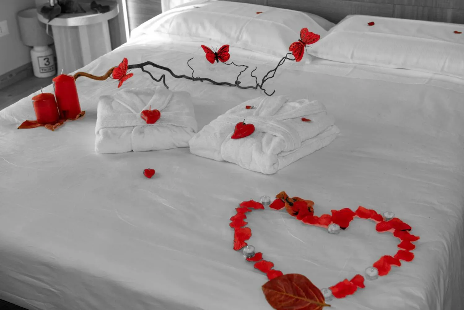 Bed in Cataleya Resort & Spa