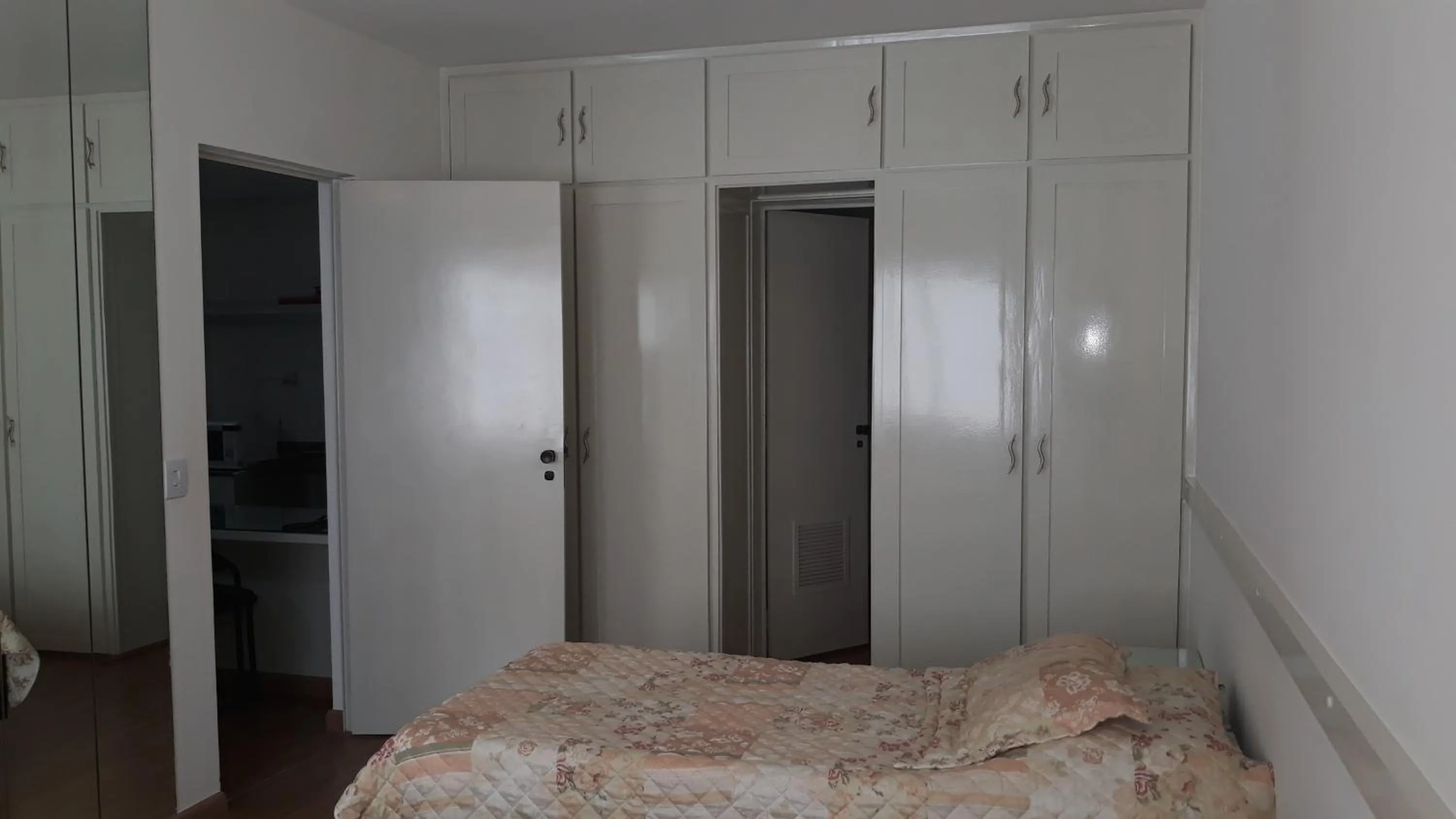 Bed in Residence Plaza Flat